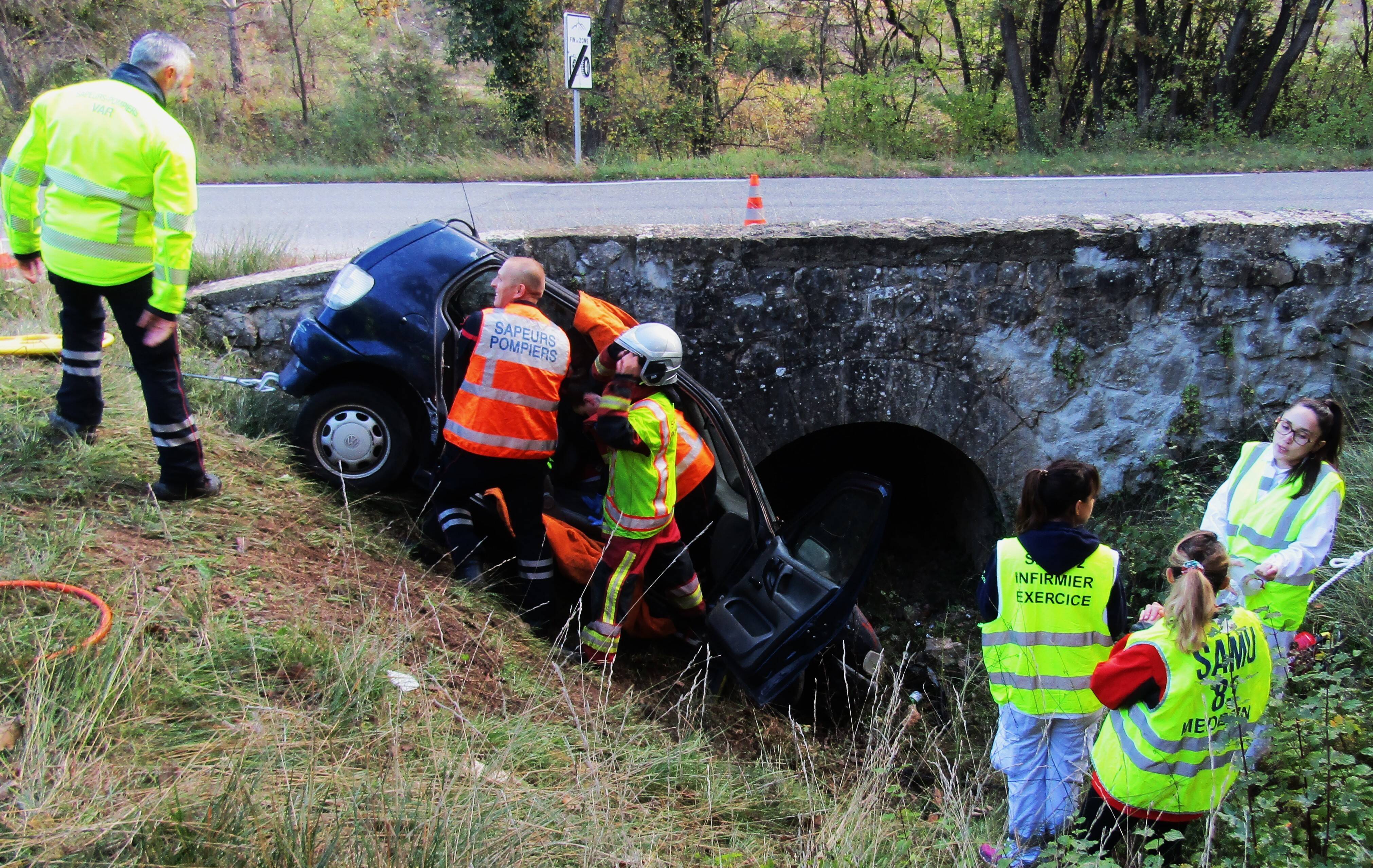 Pourquoi de nombreux pompiers et des équipages du Samu étaient présent à Vinon-sur-Verdon ?