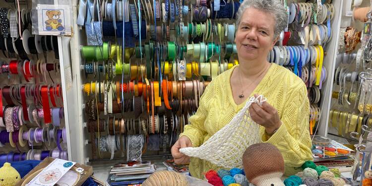 Je tire l’aiguille depuis l’enfance: après 17 ans d'activités, Véronique Guyon va fermer la dernière mercerie de Grasse