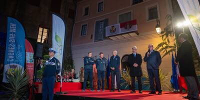 Le prince Albert II célèbre le 10e anniversaire du Riviera Electric Challenge, la mairie de Monaco sur la 1re et 2e place du podium