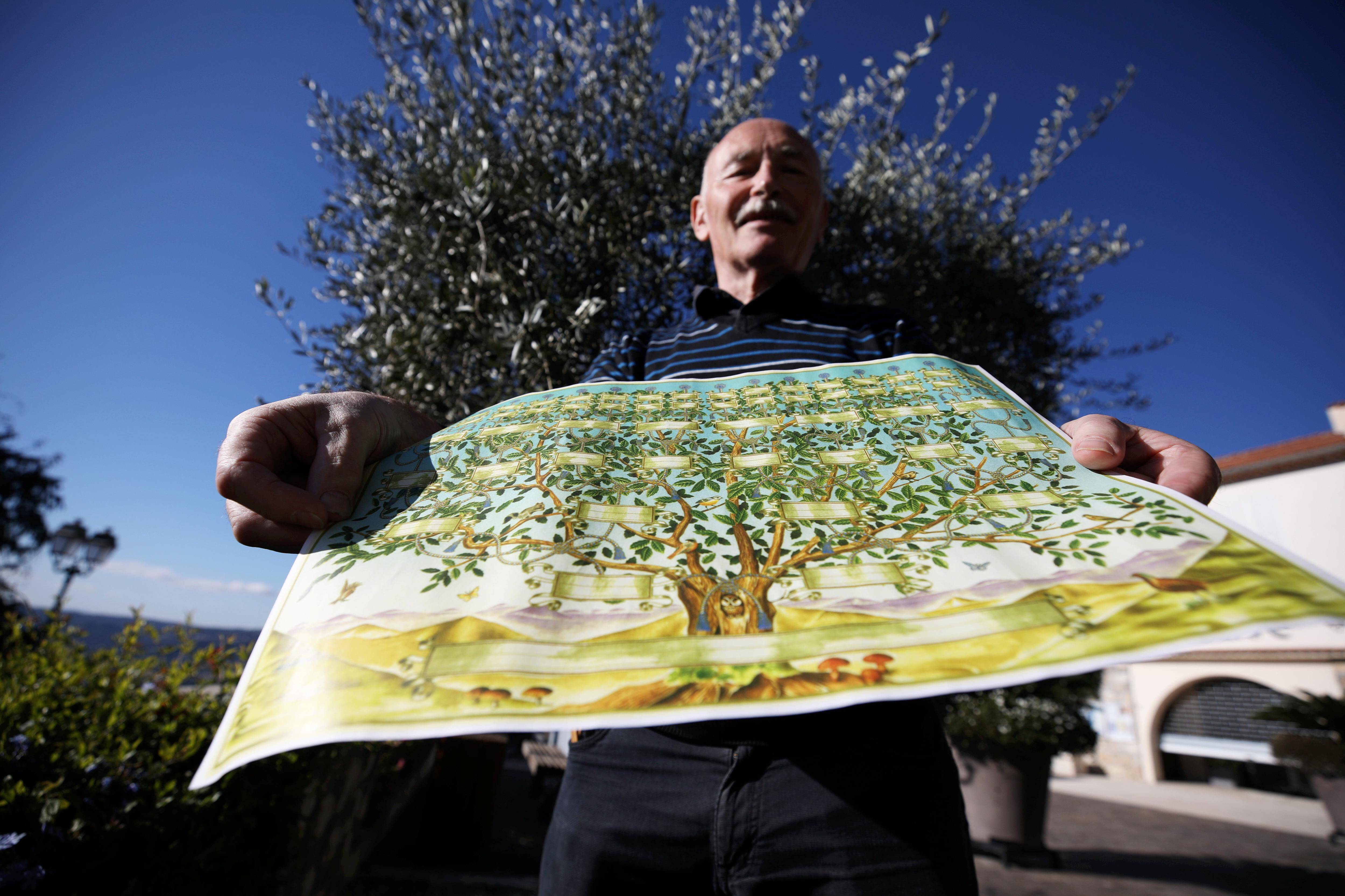 "Cette activité a explosé pendant le confinement", pourquoi nous sommes de plus en plus nombreux à nous passionner pour la généalogie