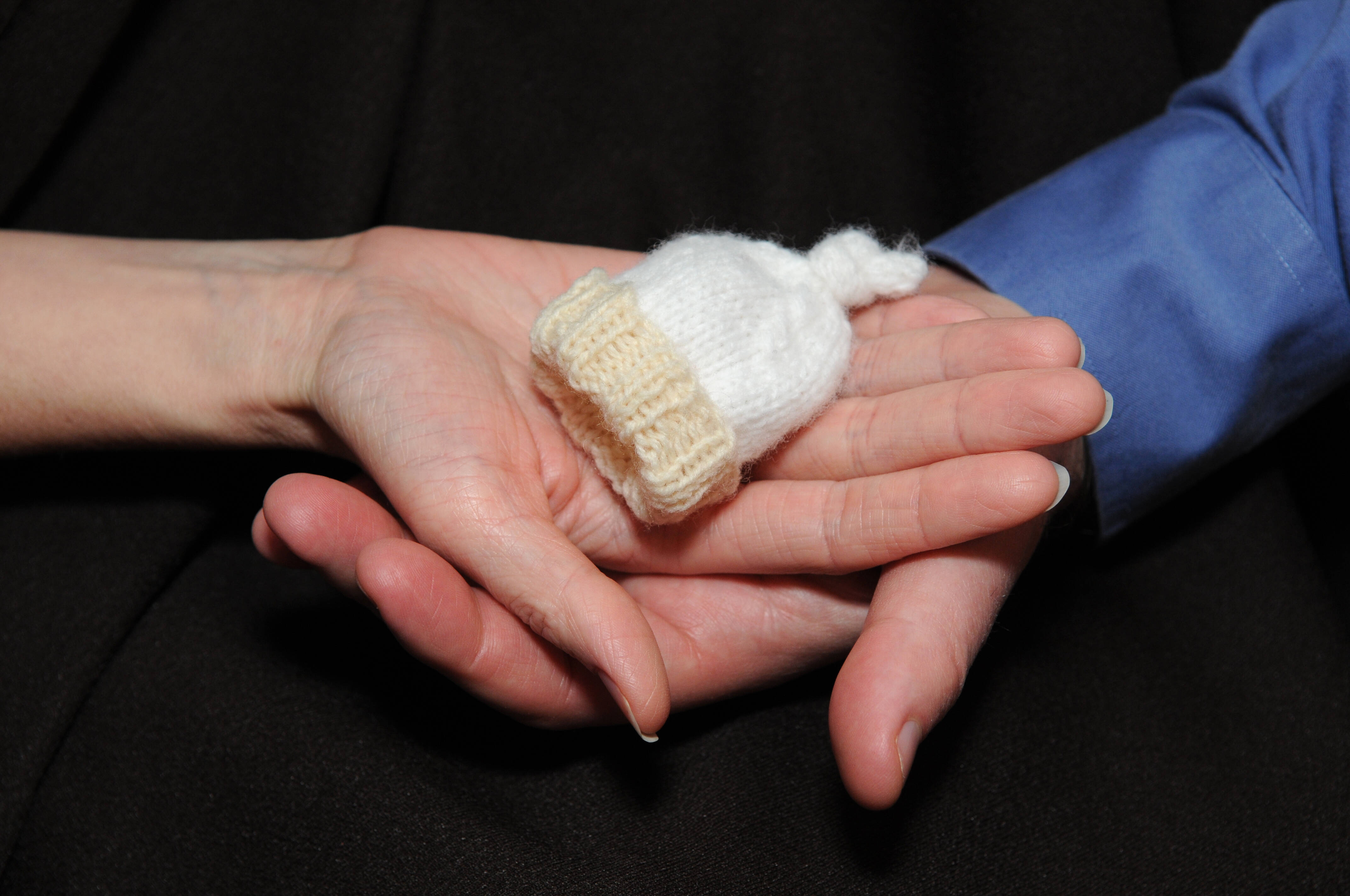 "Les parents doivent assimiler l'impensable": comment accompagner la mort fStale in utero, ce deuil silencieux?