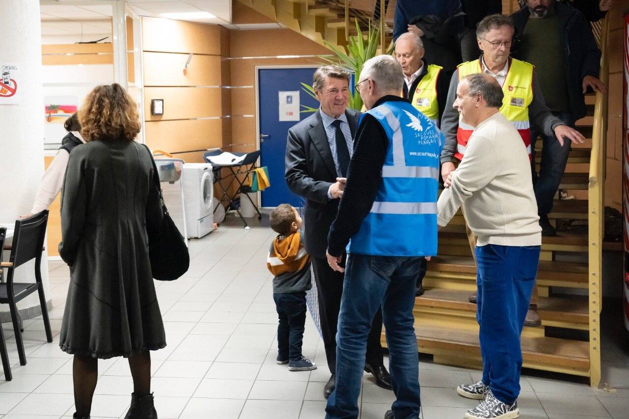 Un accueil et des soins pour les familles de la rue dans le quartier du port de Nice