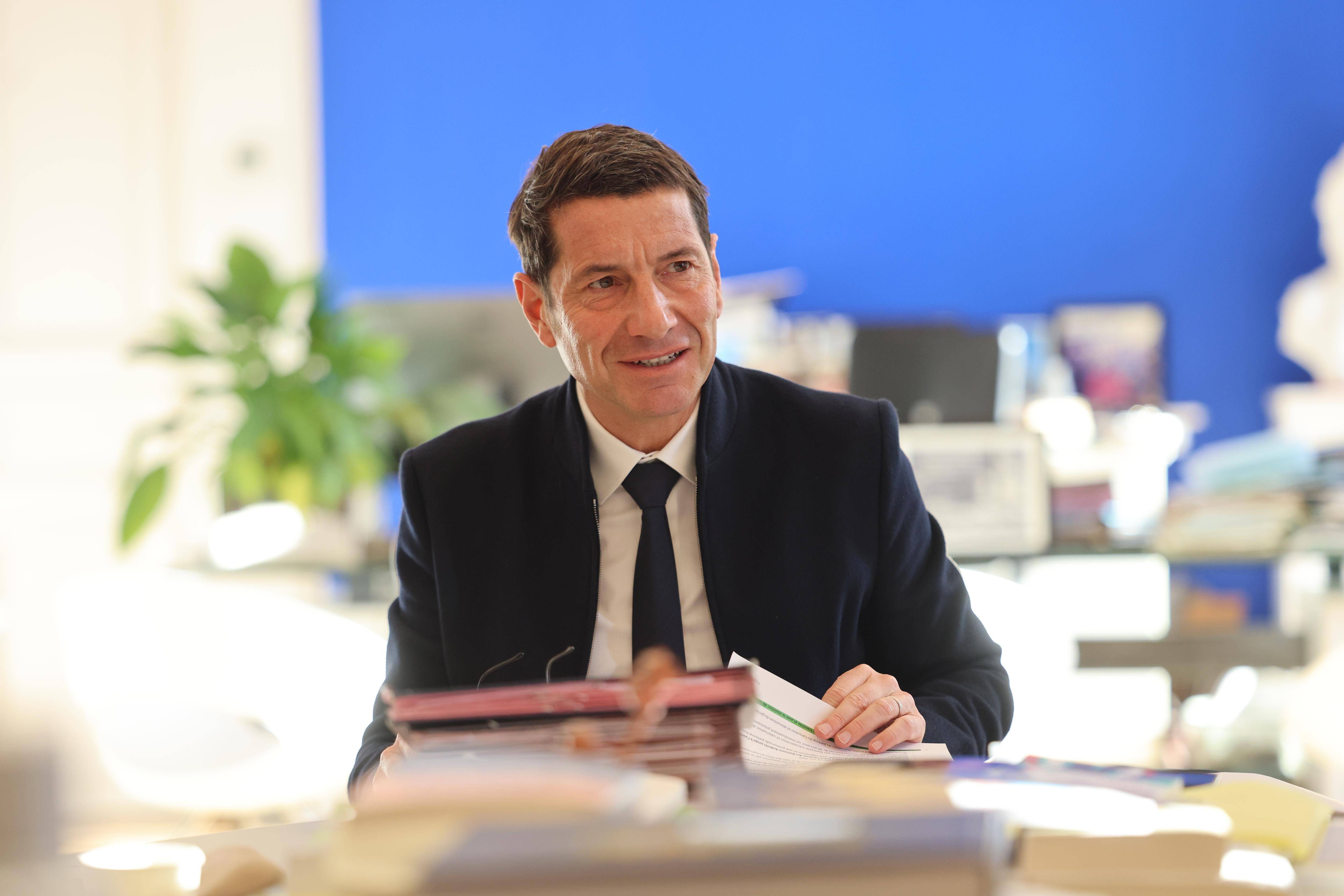 Prélèvements supplémentaires, agressions des élus, lutte contre le narcotrafic... Ce que David Lisnard va défendre au Congrès des maires de France qui débute mardi