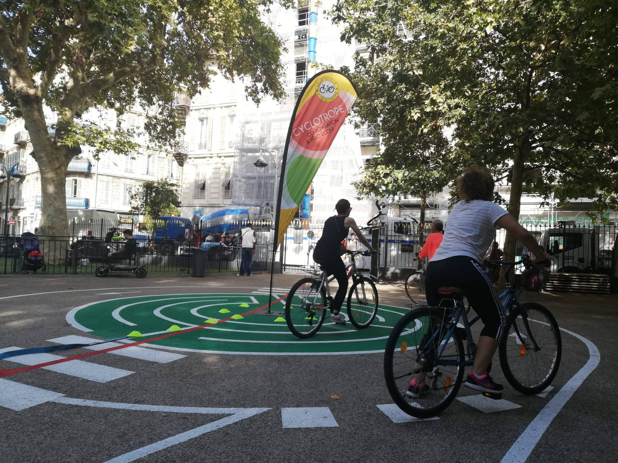 "Un levier dans la recherche d'emploi": une association propose un stage de vélo pour les femmes des quartiers prioritaires de Nice