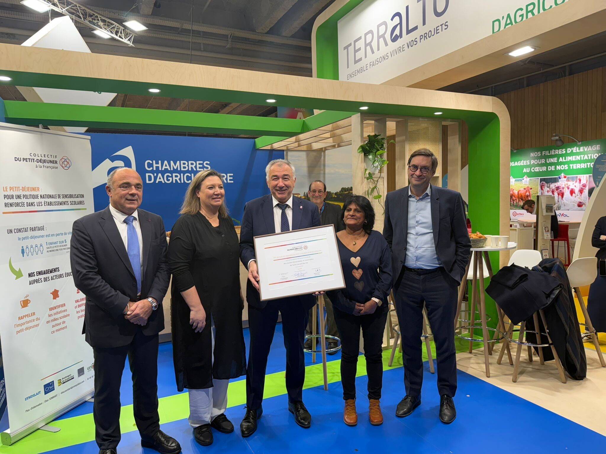 Saint-Laurent-du-Var reçoit un prix pour ses petits-déjeuners à l'école