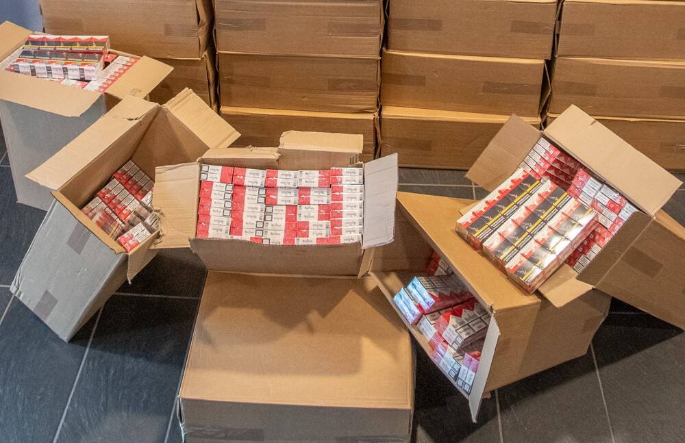 7.700 cartouches et 3.200 euros en liquide: énorme saisie de cigarettes à La Seyne au terme de plusieurs mois d'enquête