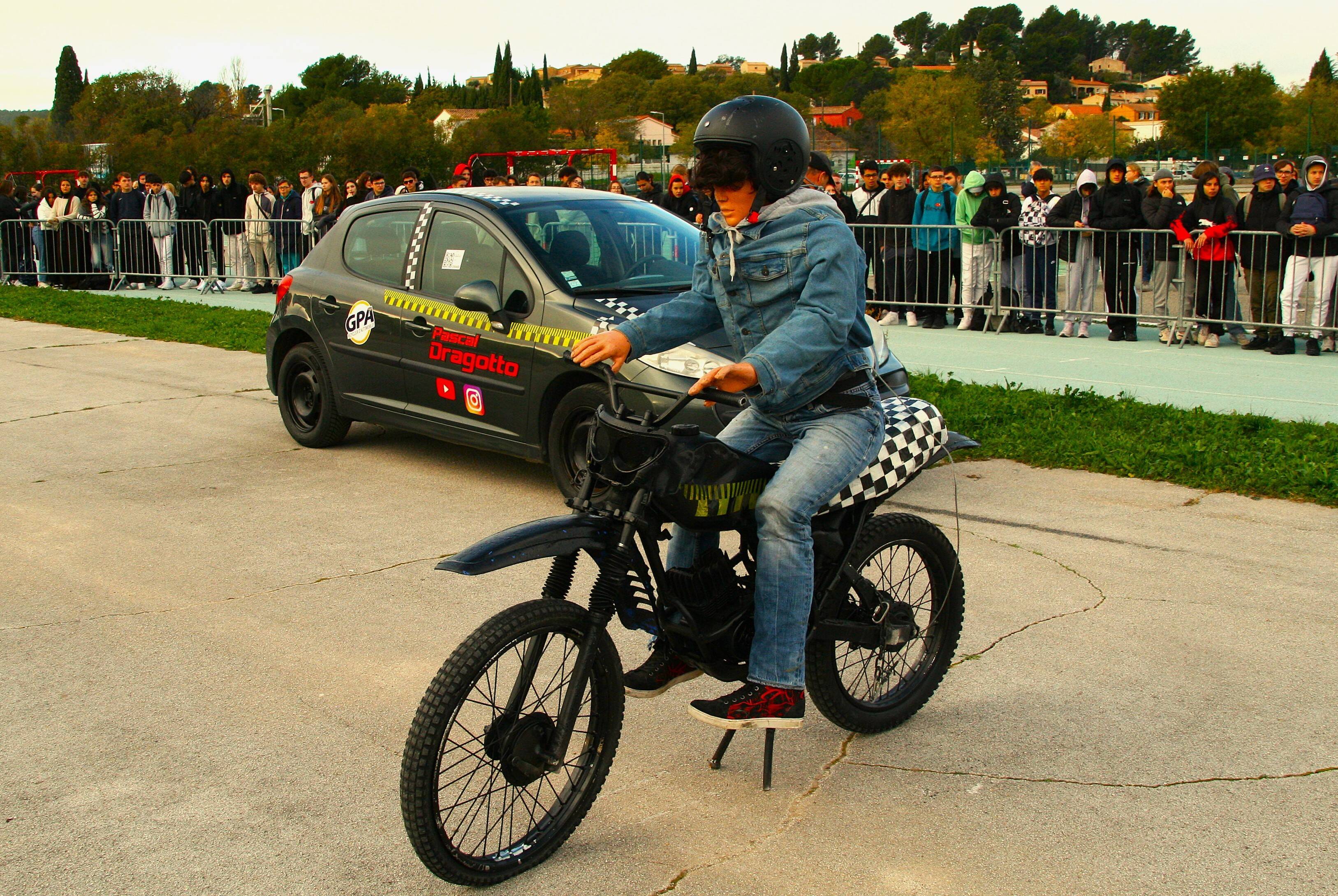 Journée de sensibilisation à la sécurité routière au lycée Léon-Blum de Draguignan