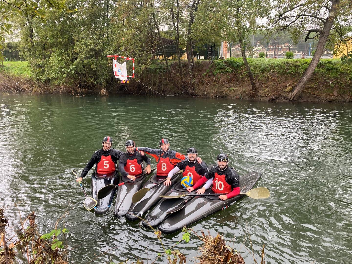 "C'est très technique": le kayak-polo, une discipline surprenante et méconnue à Mandelieu-la-Napoule