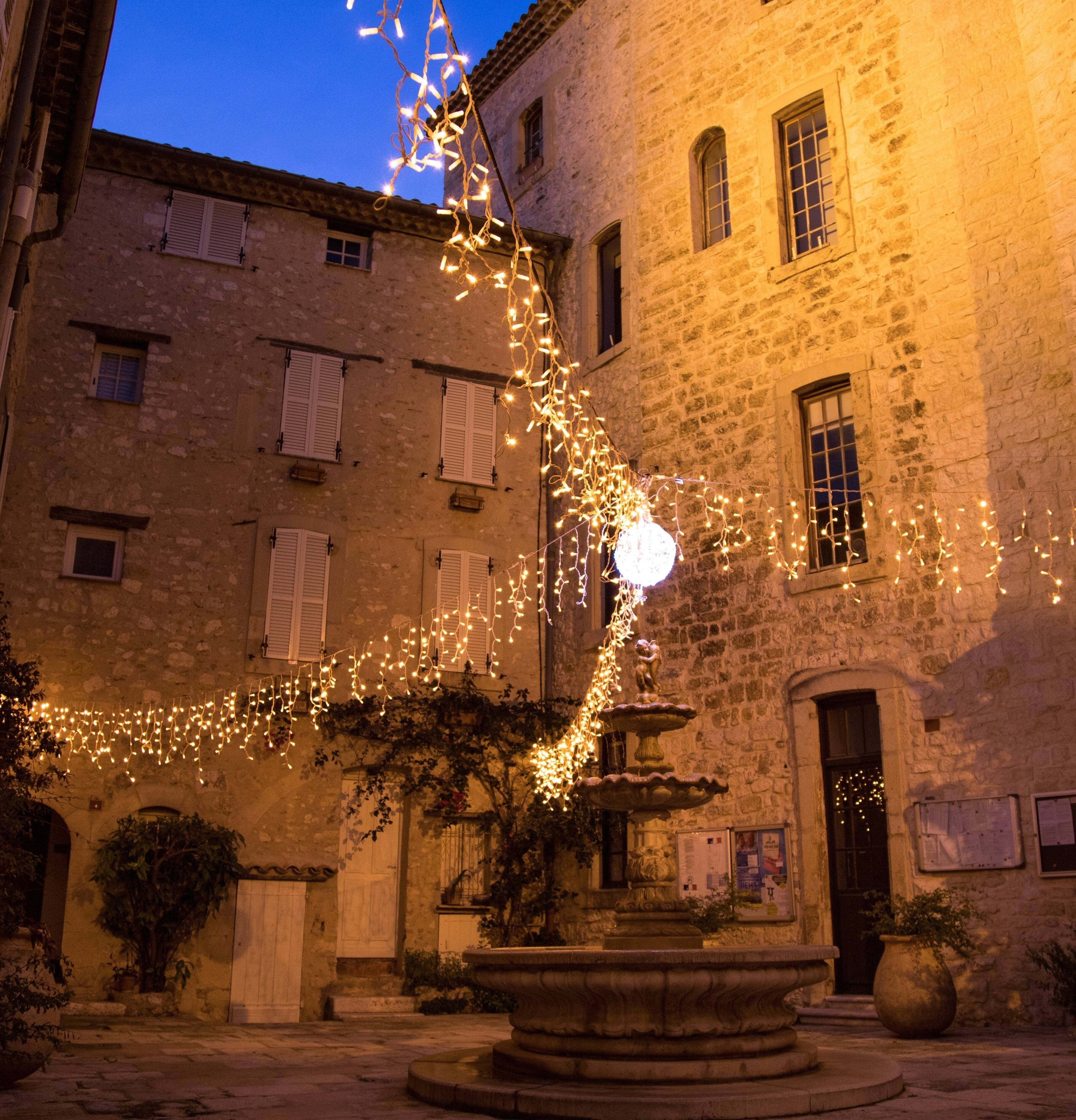 Une célèbre actrice vient allumer les illuminations de Noël vendredi à Tourrettes-sur-Loup