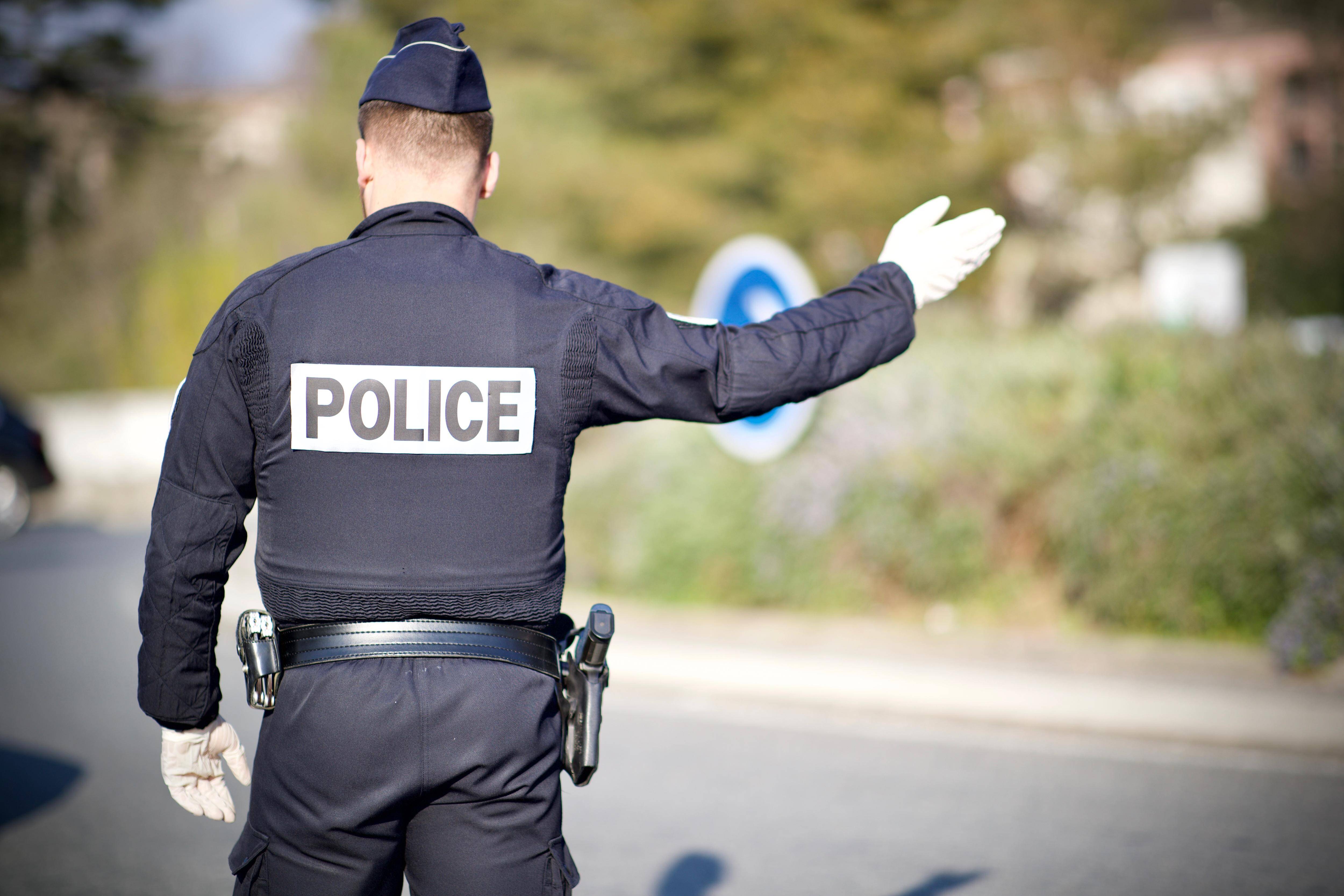 Un policier en intervention à Fréjus perd connaissance après avoir été percuté par une voiture