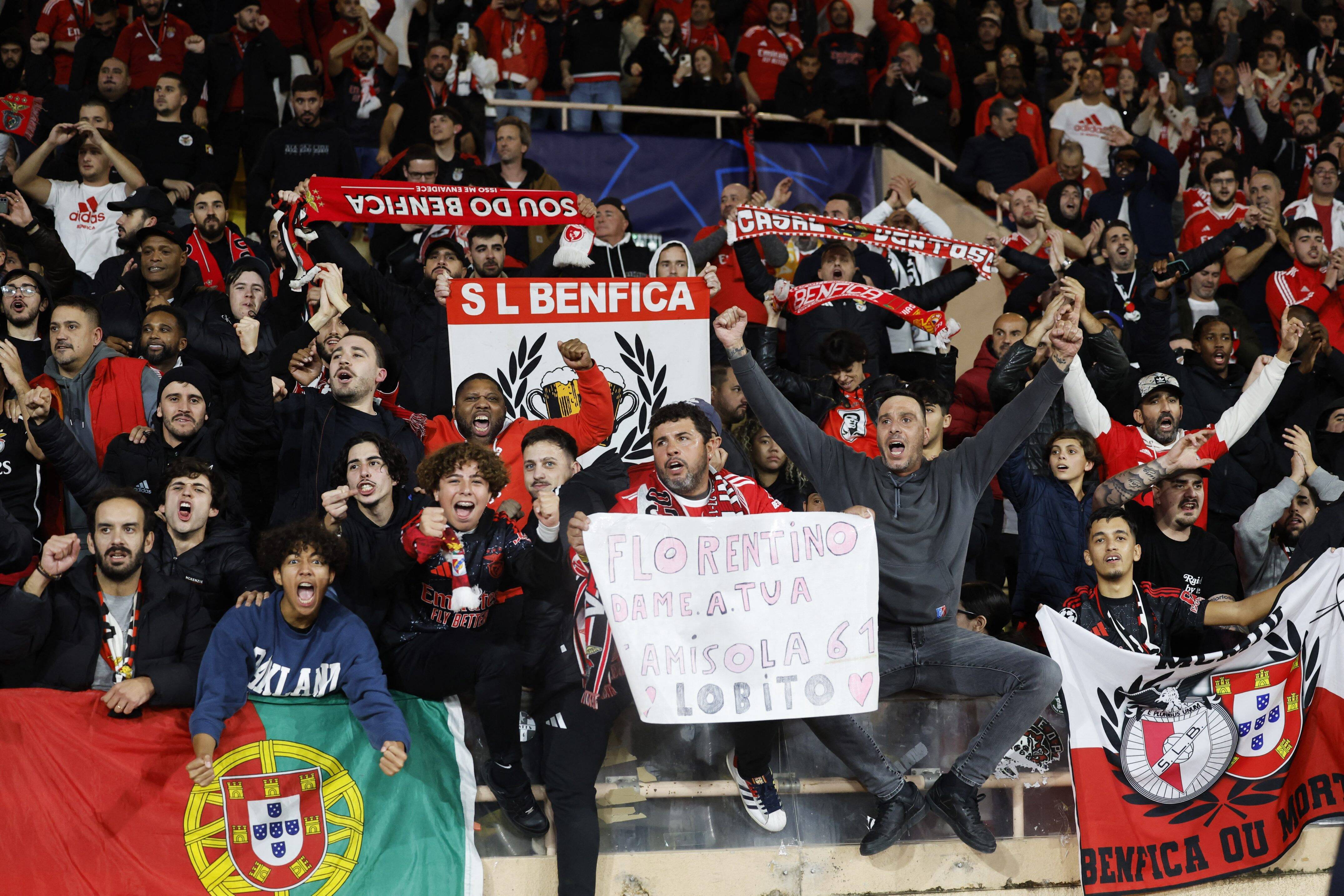 Un bar de Nice dégradé mardi par des supporters du Benfica Lisbonne avant le match contre l'AS Monaco en Ligue des champions