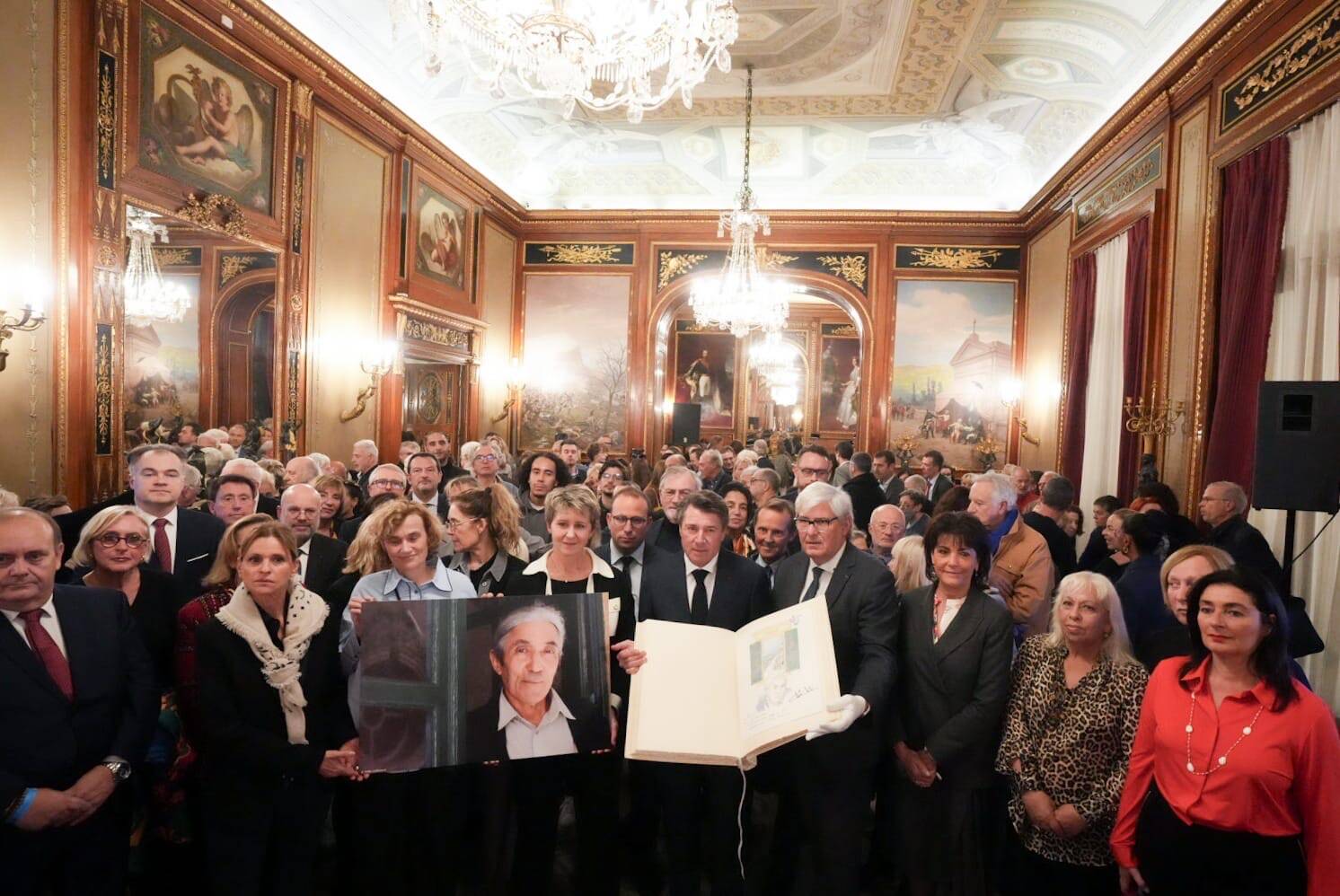 La ville de Nice fait de Boualem Sansal un citoyen d'honneur: des écrivains lui rendent hommage