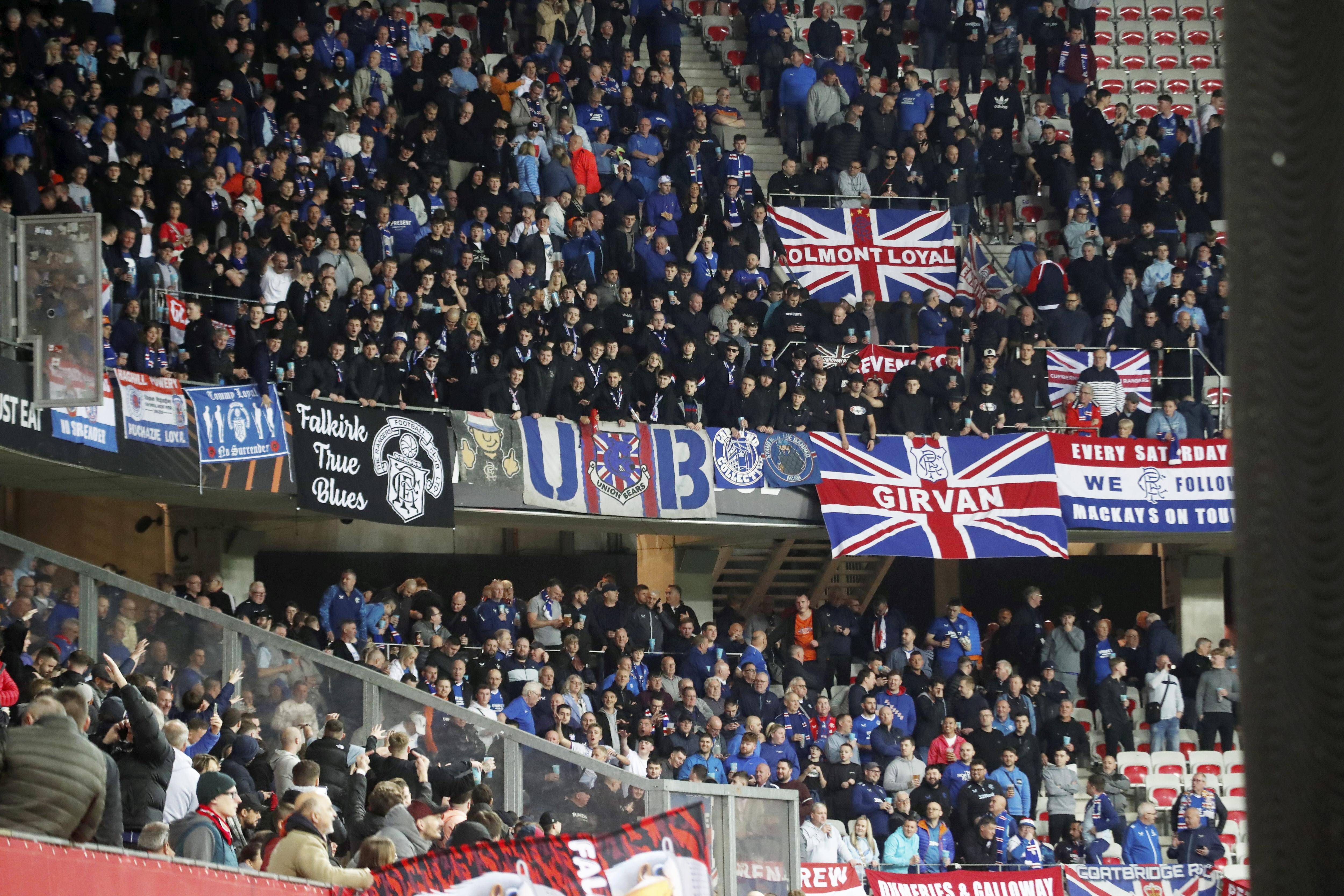 On vous raconte comment 300 supporters écossais ont fini au milieu des fans de l'OGC Nice dans les tribunes de l'Allianz Riviera