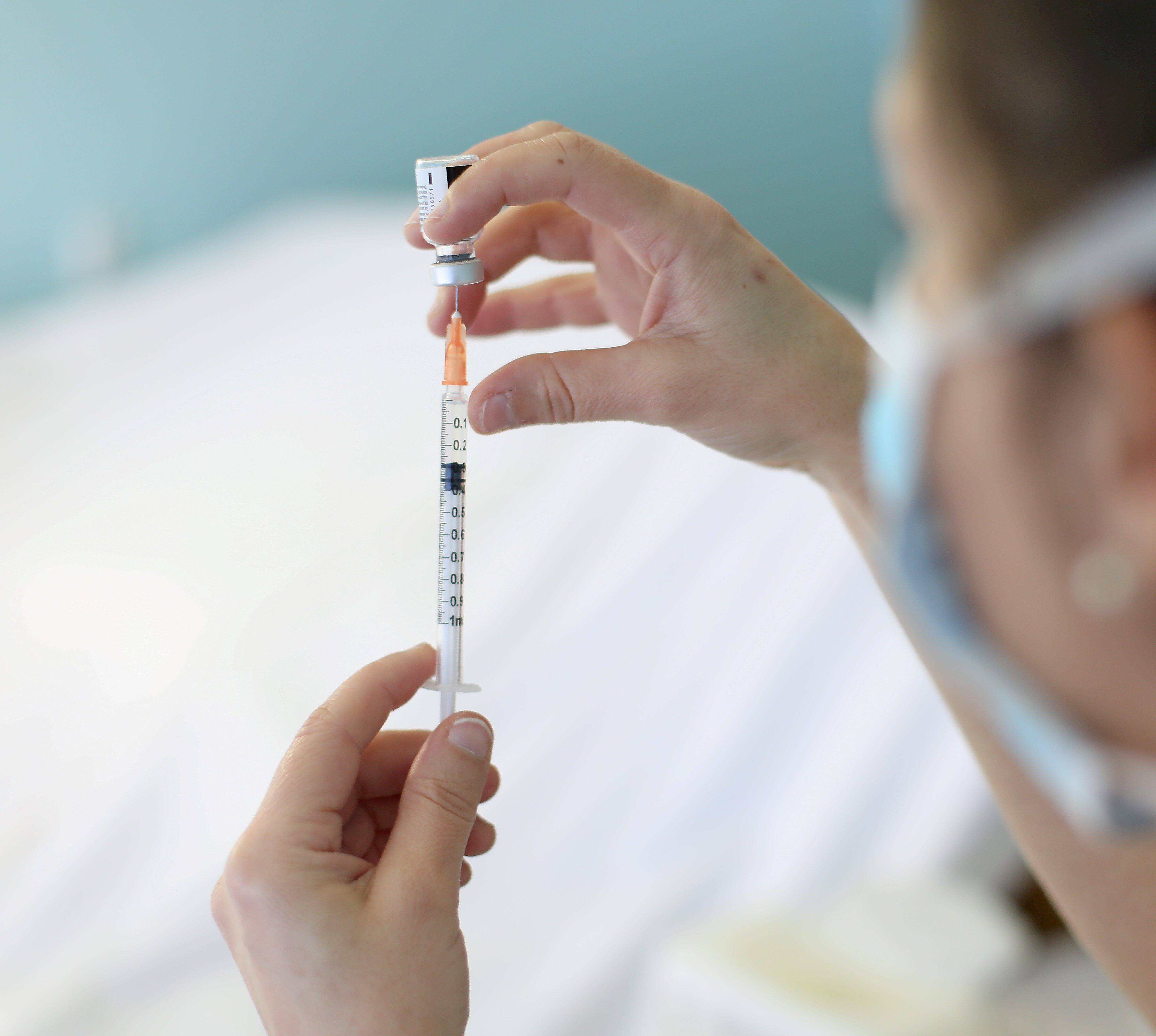 Vaccins: entre méfiance et controverses, la vérité sur les effets indésirables