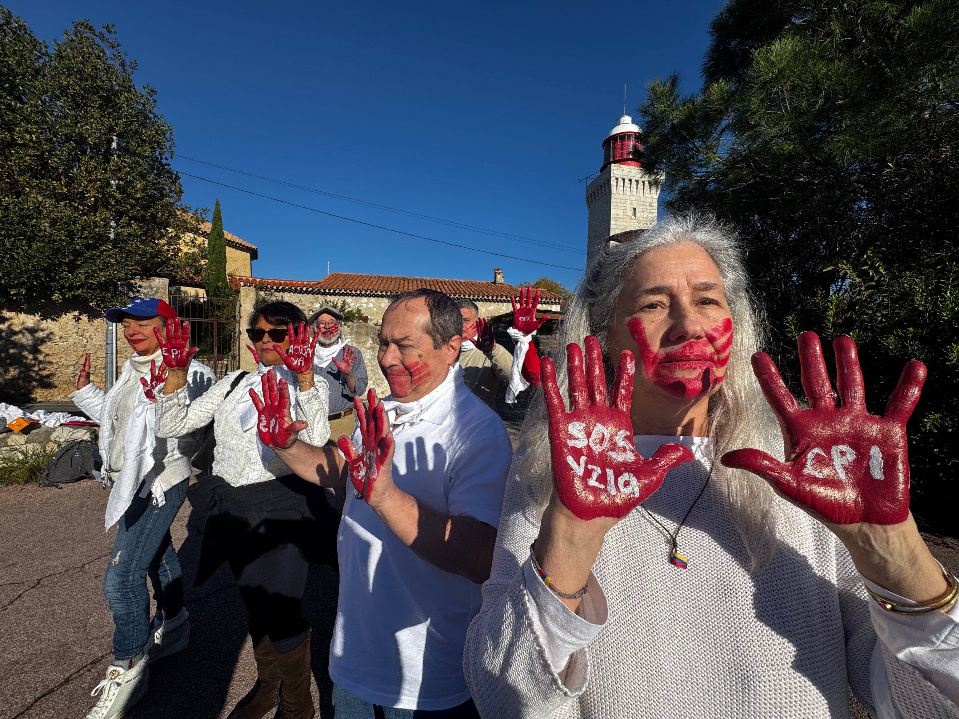 "Nous demandons à la CPI de prendre des mesures immédiates": des Vénézuéliens manifestent à Antibes ce dimanche pour dénoncer le régime de Maduro