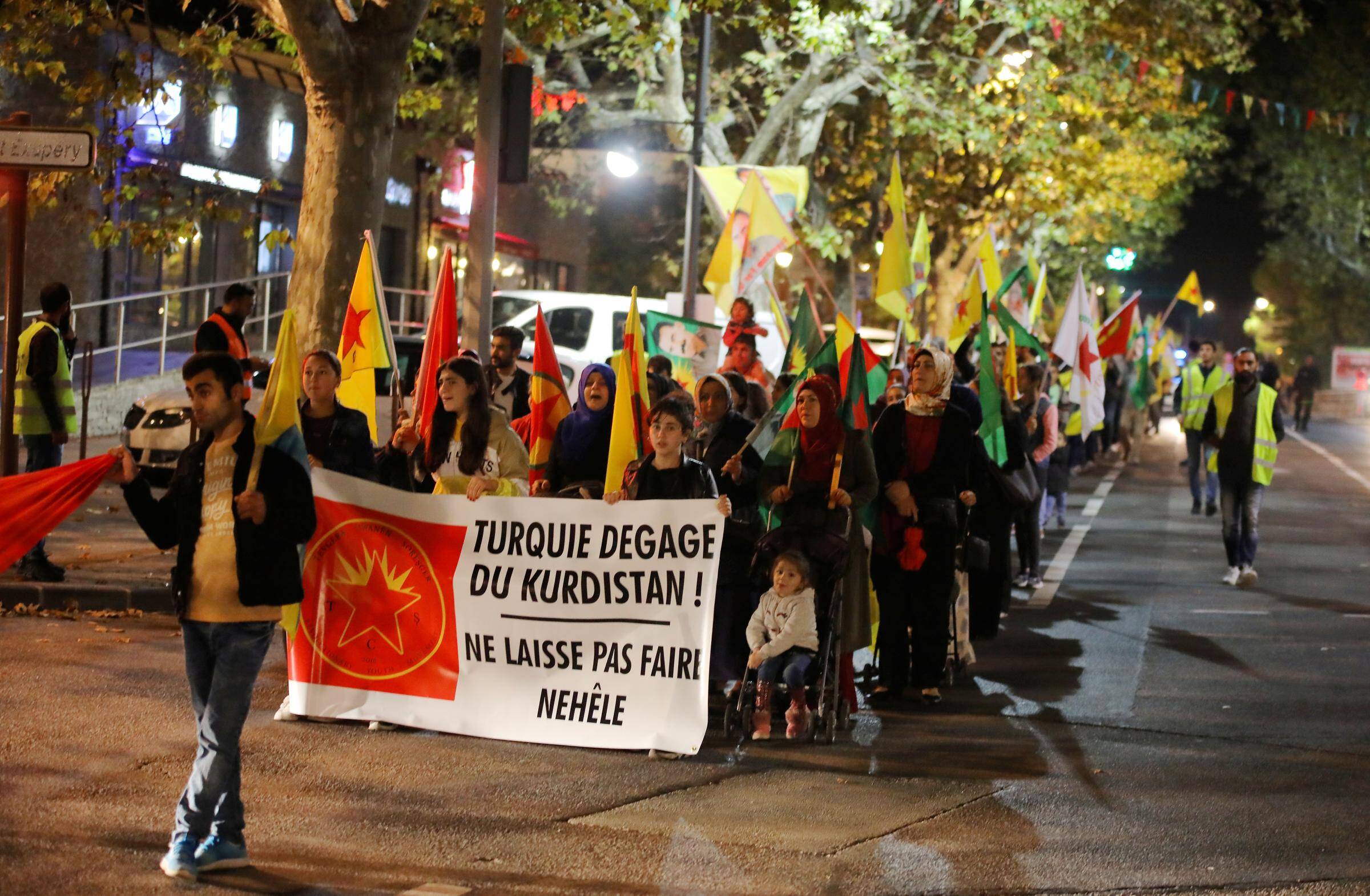 Près de 80 Kurdes défilent à Draguignan, dans une manifestation non déclarée