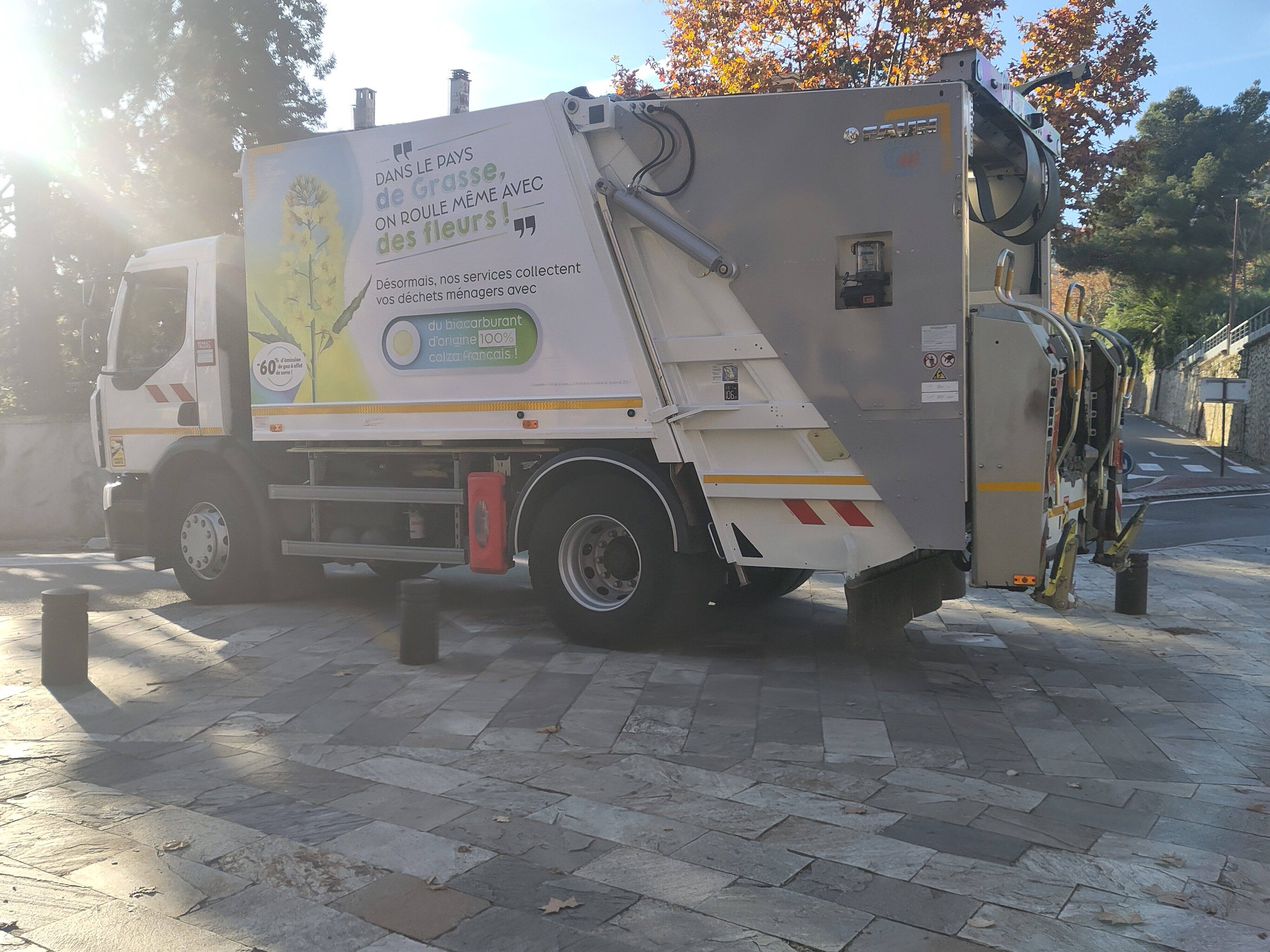 L'intelligence artificielle s'invite à bord d'un camion de collecte pour aider à mieux trier les déchets à Grasse
