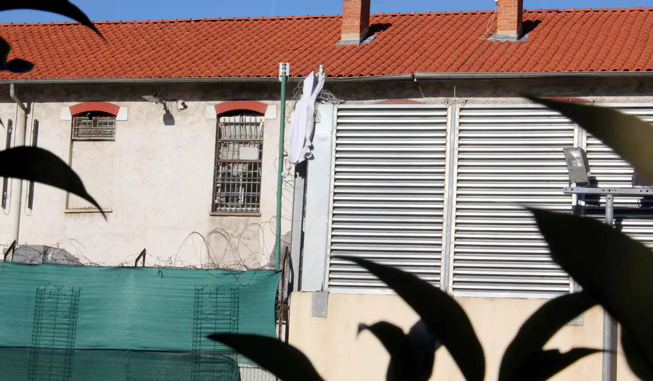 "Huit personnes étaient parties, j'ai suivi": un des évadés du Centre de rétention administrative de Nice témoigne