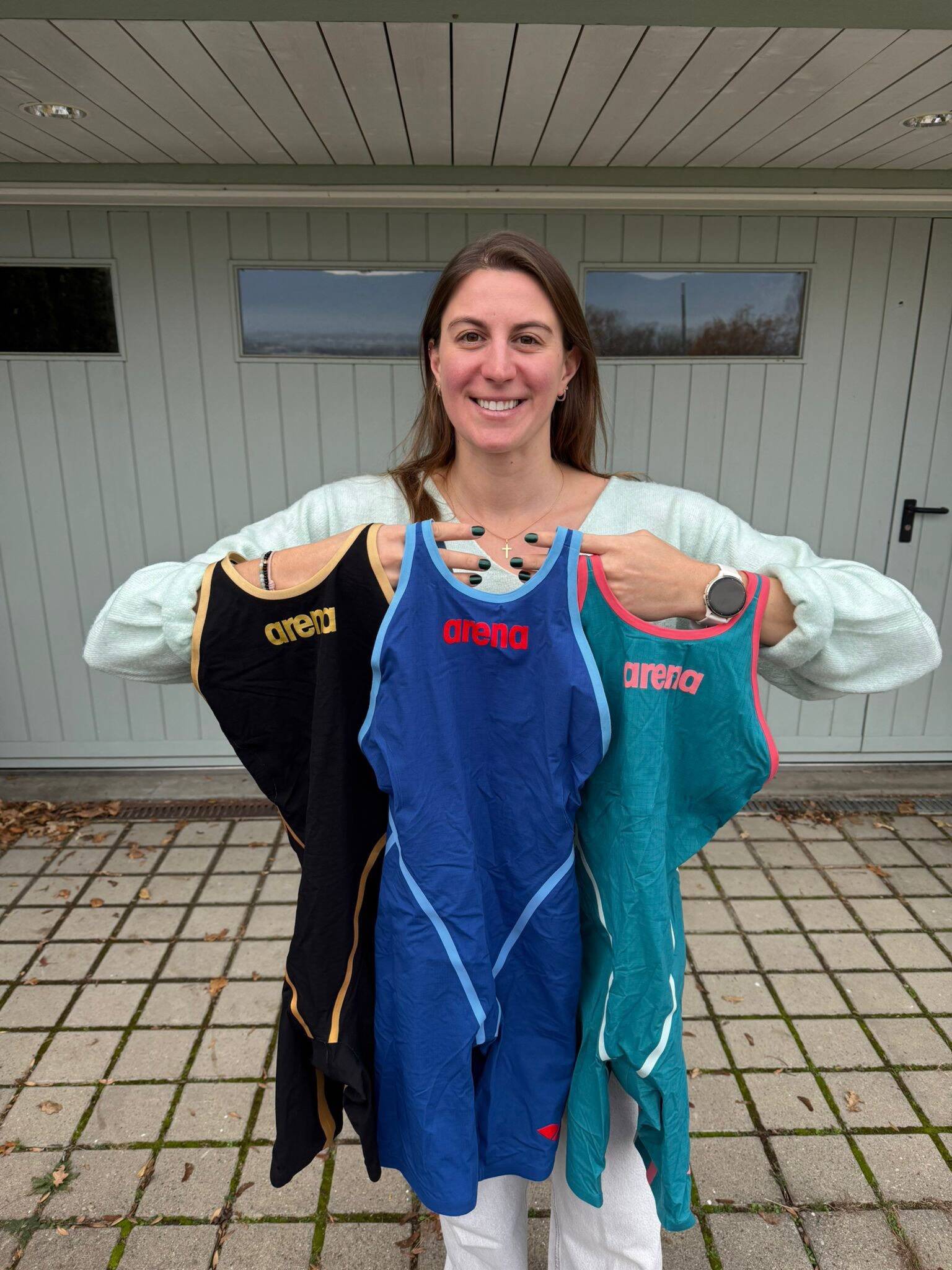 La nageuse Charlotte Bonnet met en vente ses maillots de bain la bonne cause ce jeudi