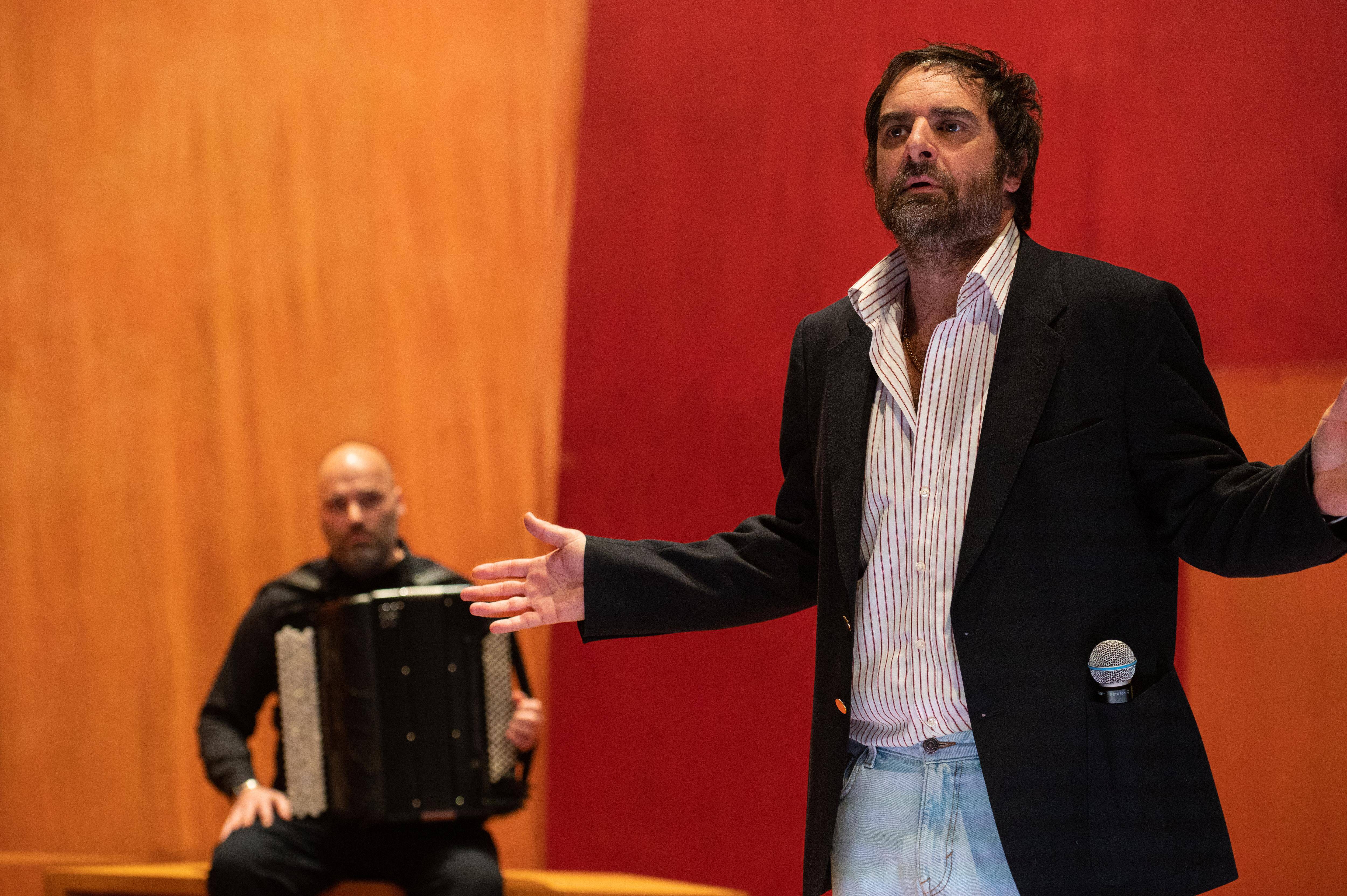 Grégory Montel, connu pour son rôle dans "Dix pour cent", est sur les planches avec "Ici Nougaro", à découvrir dans le Var