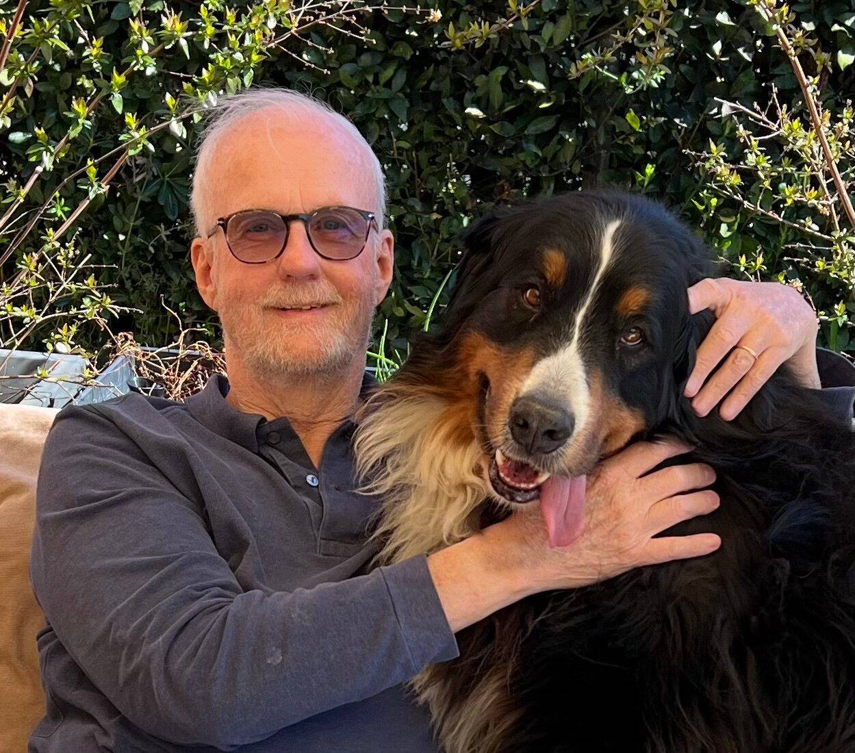 "Ça me tord les tripes": le cofondateur et ancien directeur de Marineland Mike Riddell sort du silence