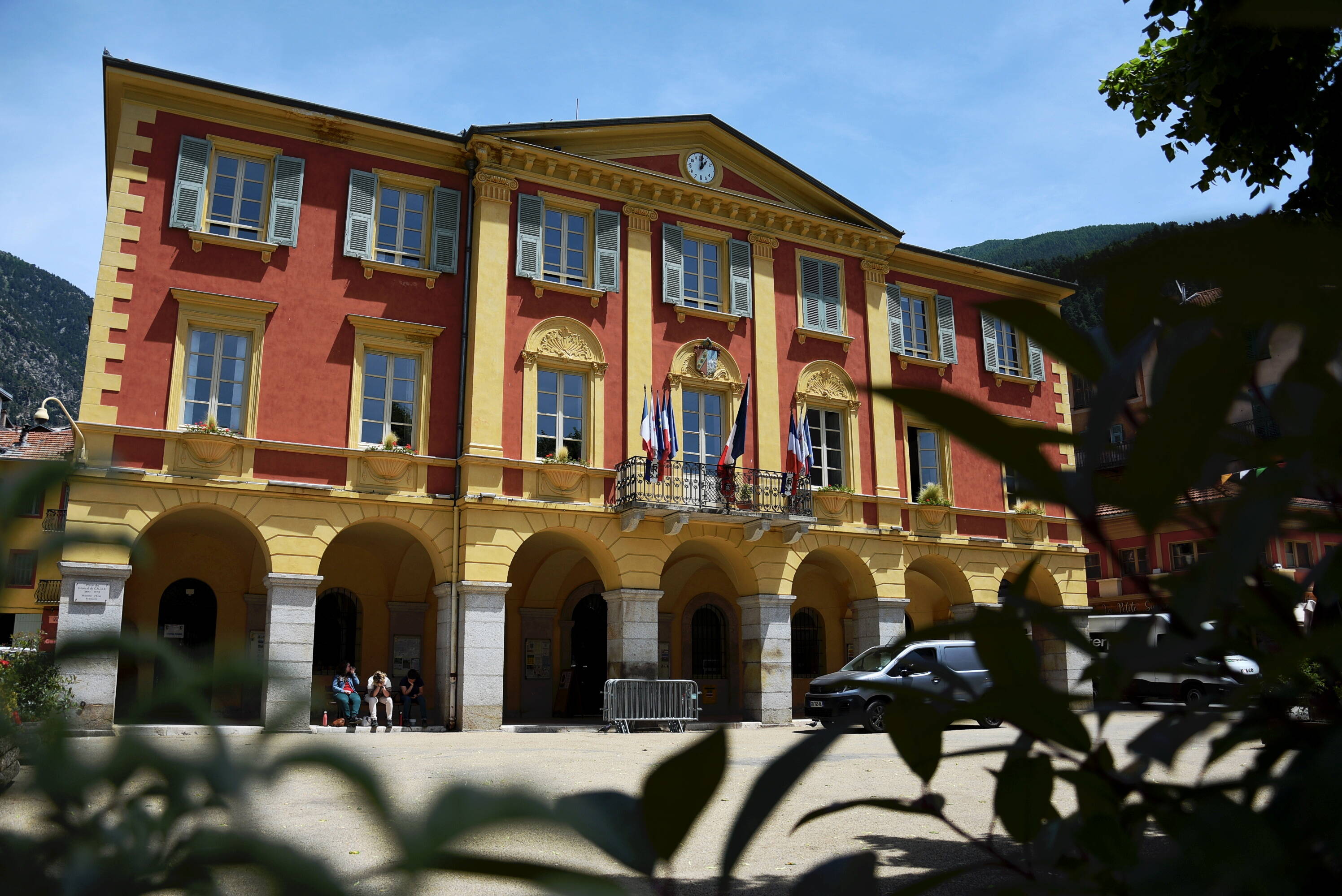 Un homme a-t-il essayé d'enlever un enfant en lui proposant des bonbons ? La folle rumeur qui embrase la vallée de la Vésubie