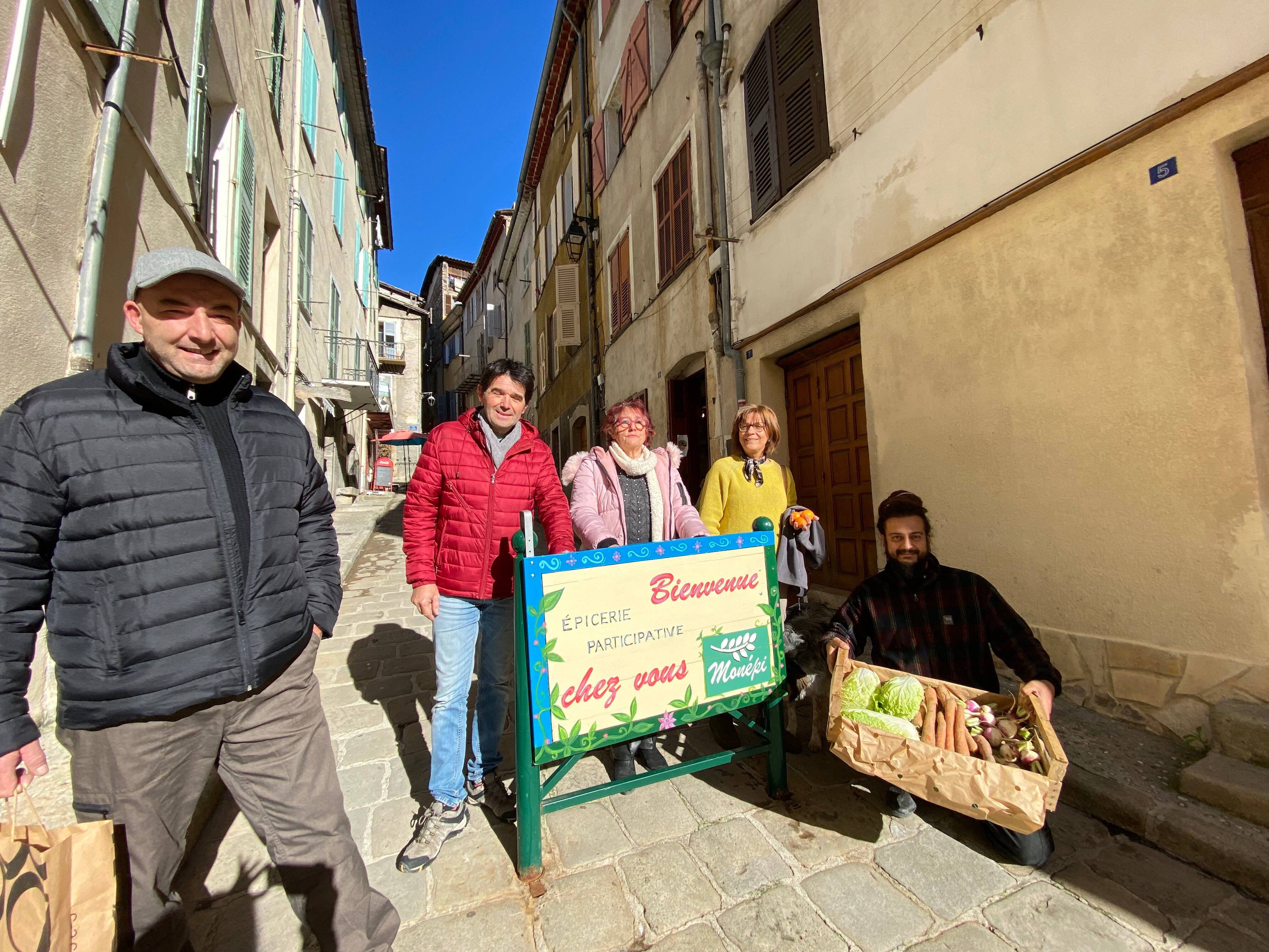 Leur village n'a presque plus de commerces, ces habitants se mobilisent pour lancer une épicerie associative à prix coûtant