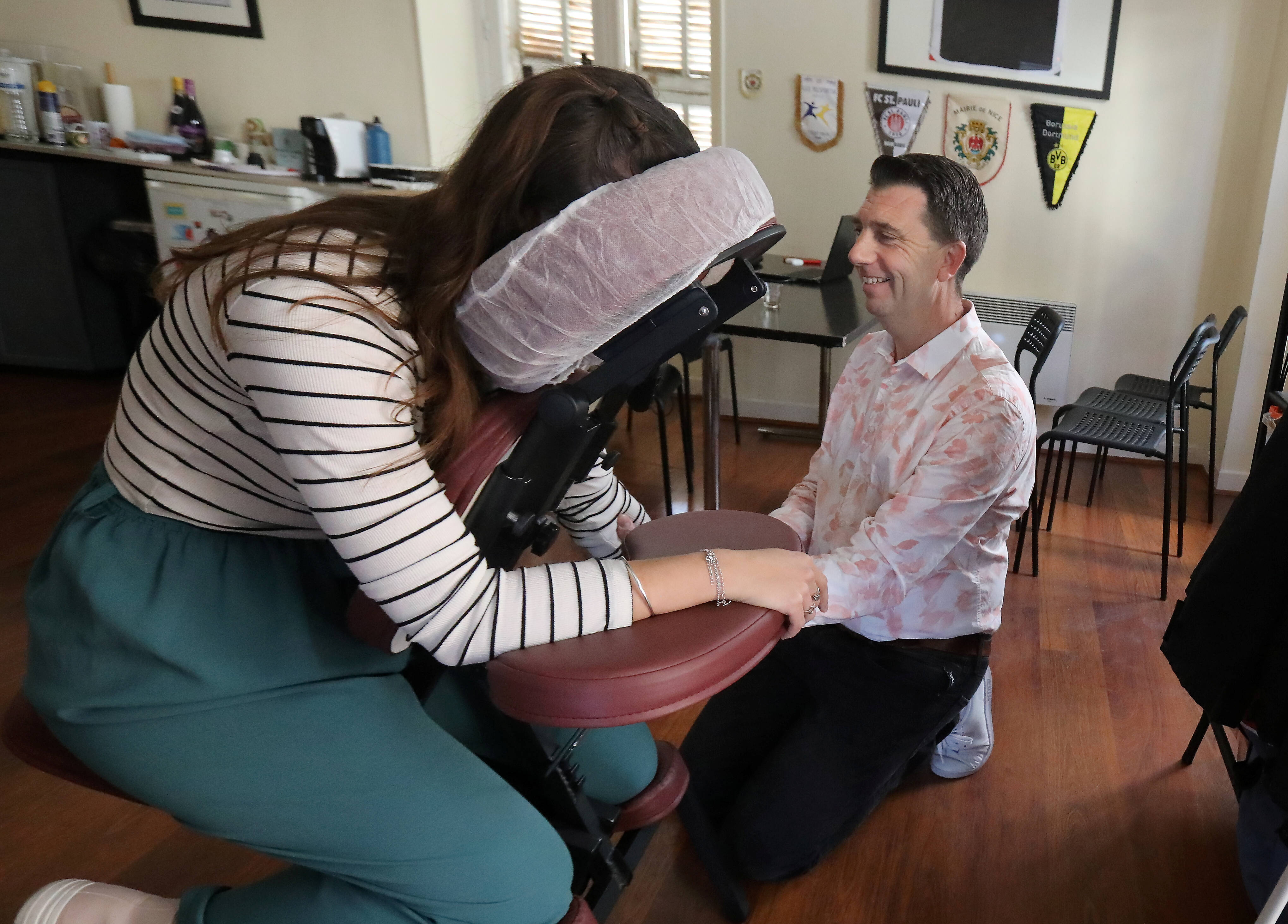 Malvoyant, ce Niçois intervient en entreprise pour sensibiliser les salariés au handicap, quel qu'il soit