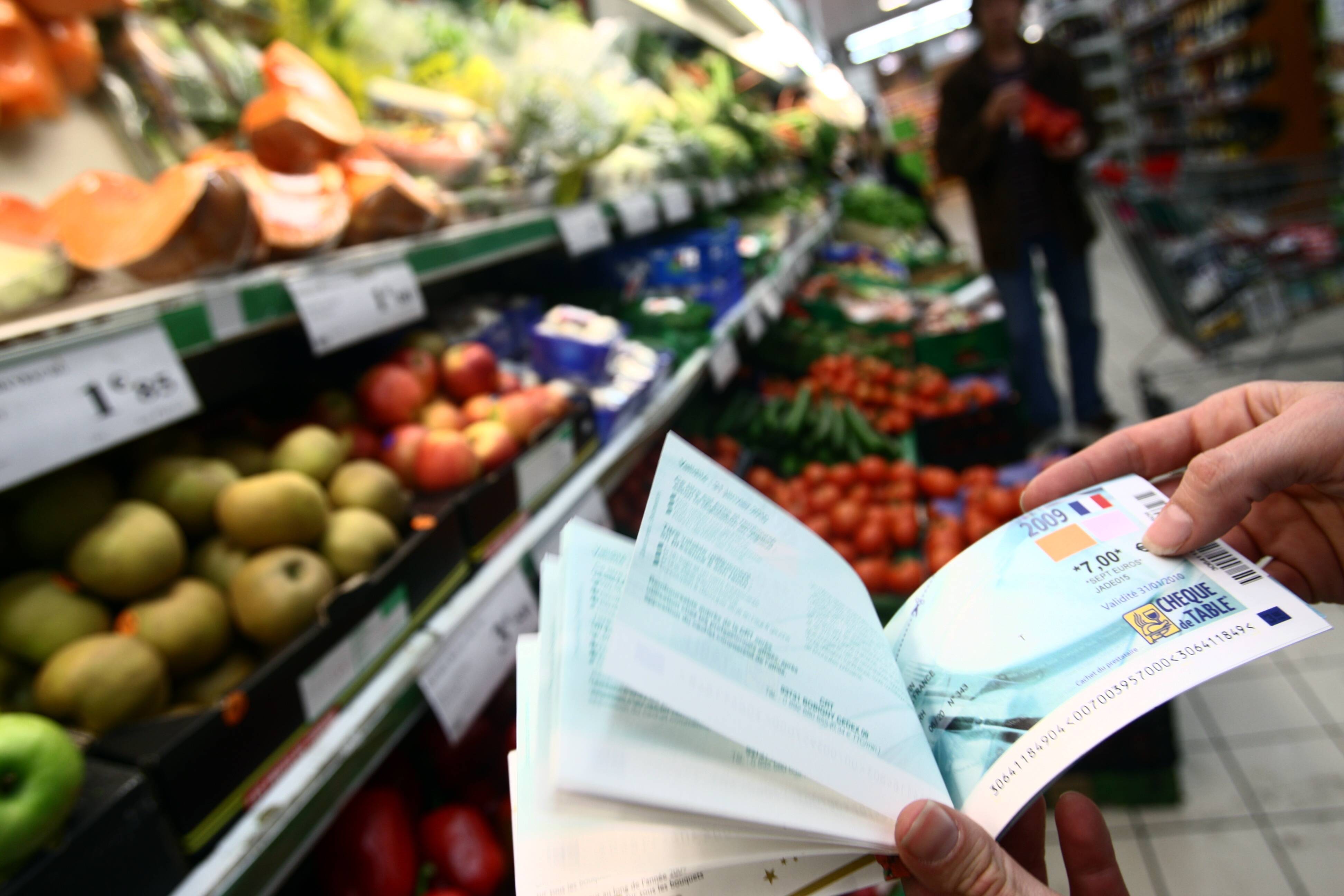 La fin du ticket resto au supermarché, "une bonne nouvelle" pour les restaurateurs qui "restent vigilants"