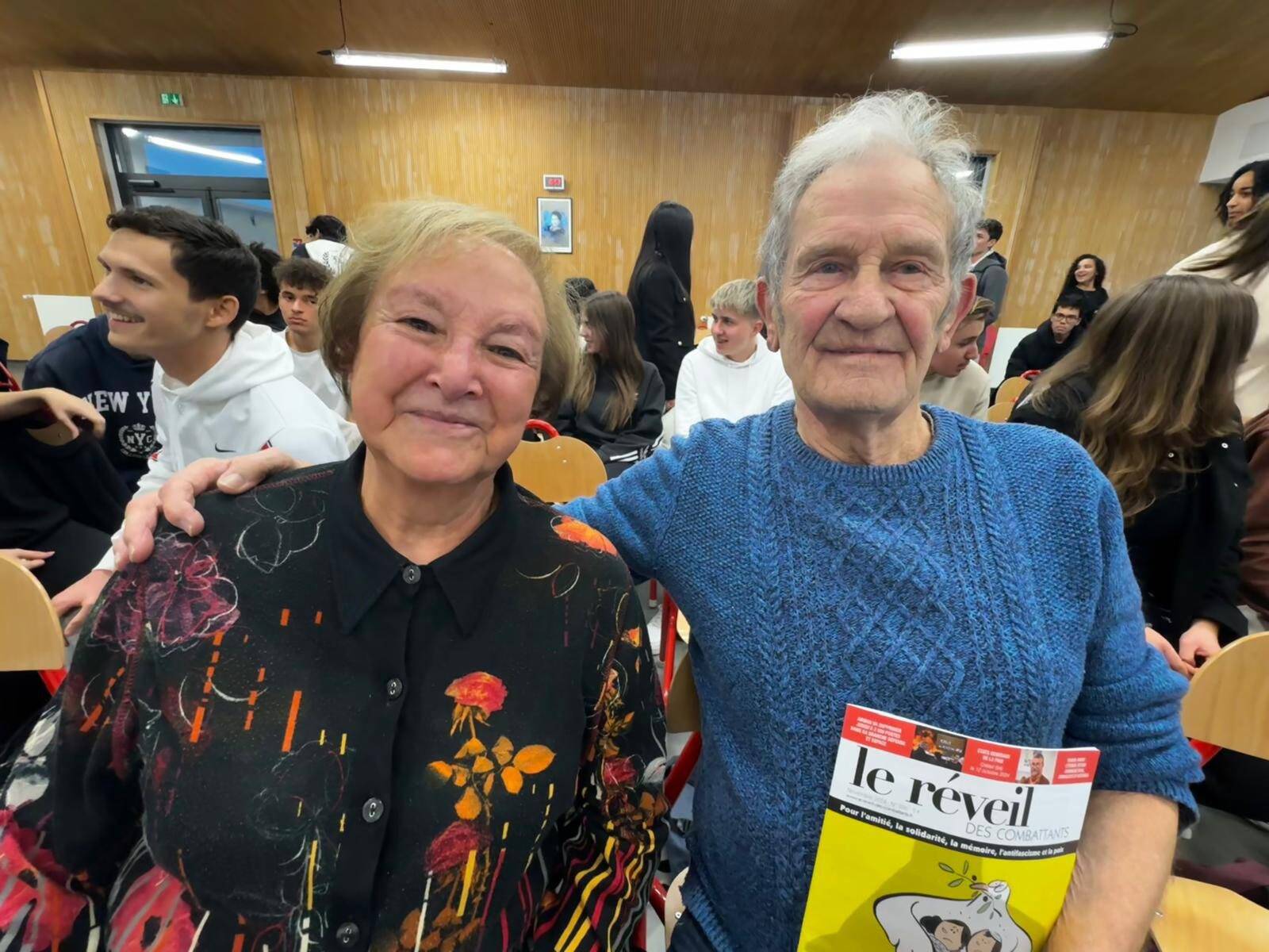 "J'entendais les balles siffler dans les bois": deux rescapés racontent aux lycéens d'Antibes leur enfance pendant la Seconde Guerre