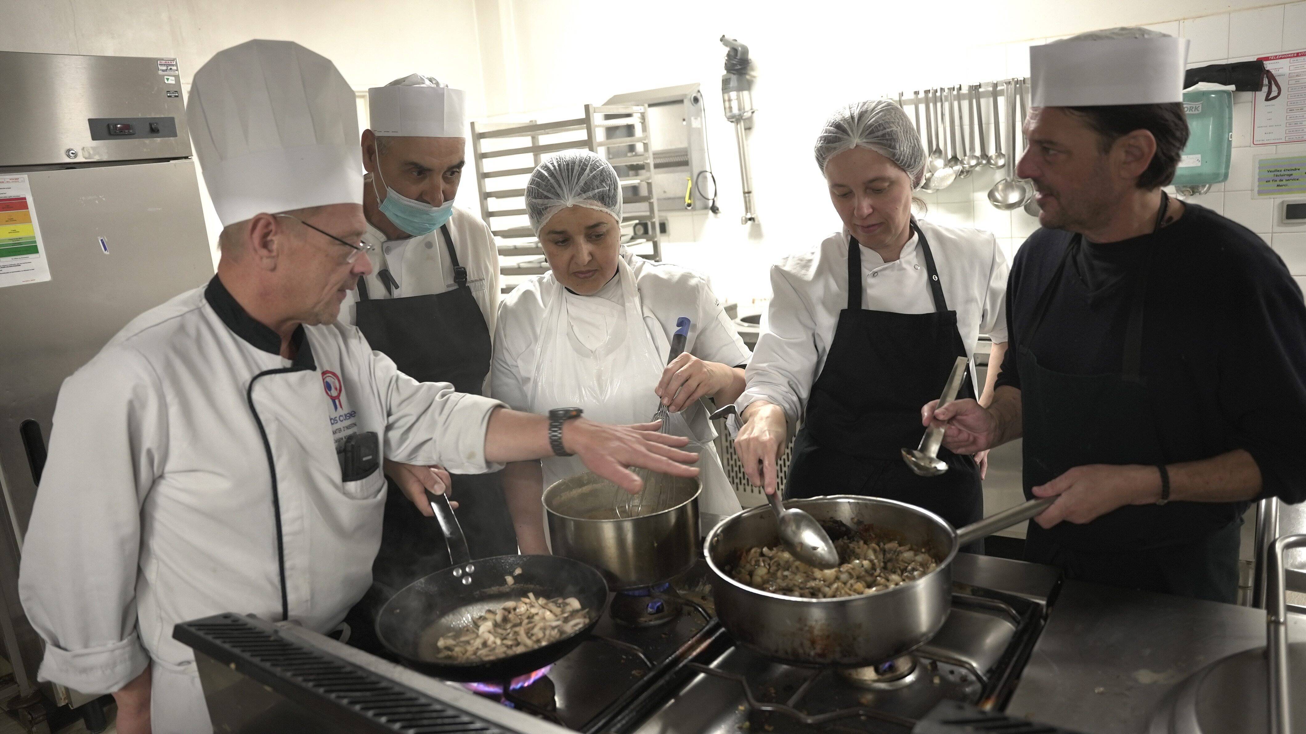 Comment un Ehpad régale ses résidents de bons petits plats en rapprochant des chômeurs du monde du travail à Vence