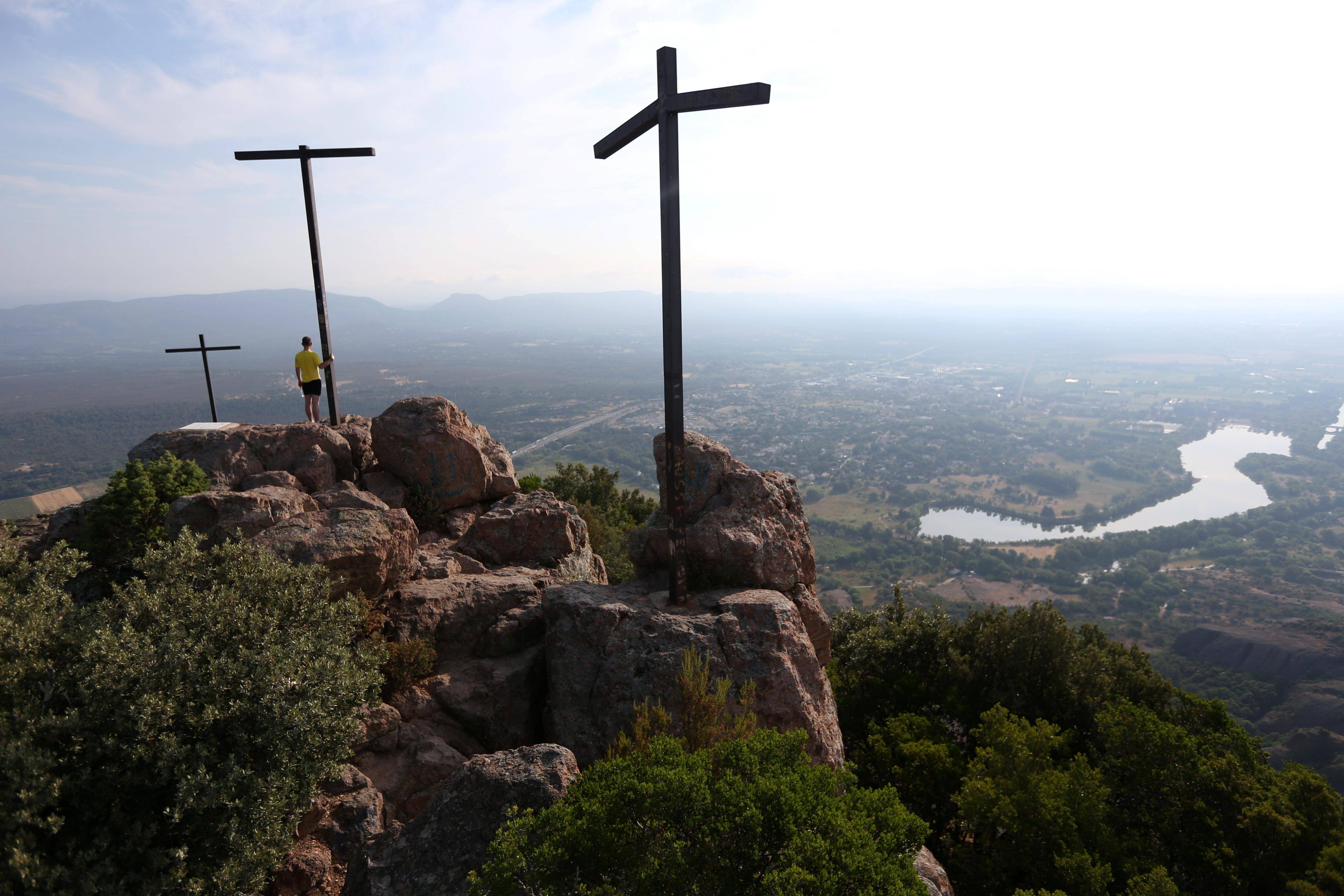 Un important dispositif déployé pour secourir un homme en difficulté sur le Rocher de Roquebrune