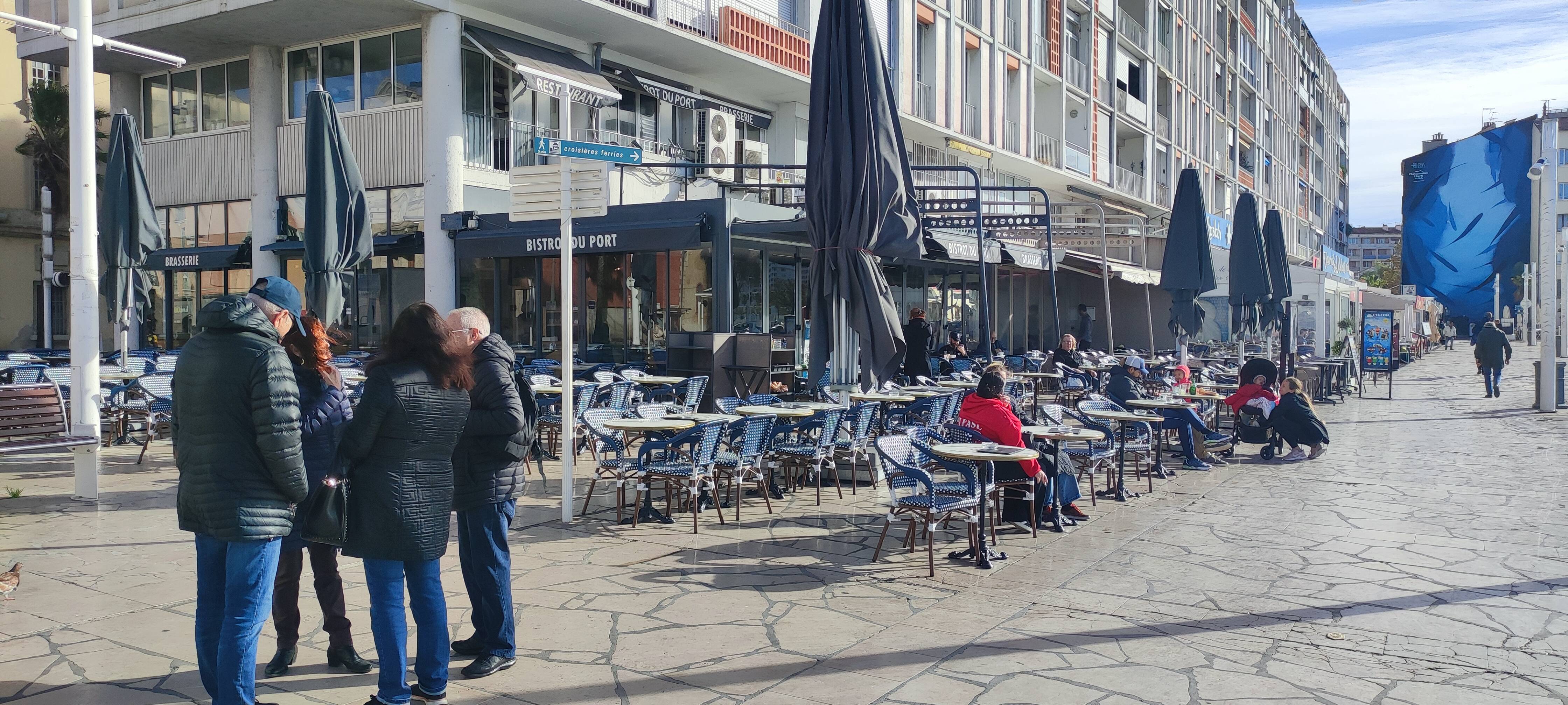 "On veut tirer le port vers le haut, en hiver aussi", les commerçants ont des idées pour dynamiser le port de Toulon hors saison