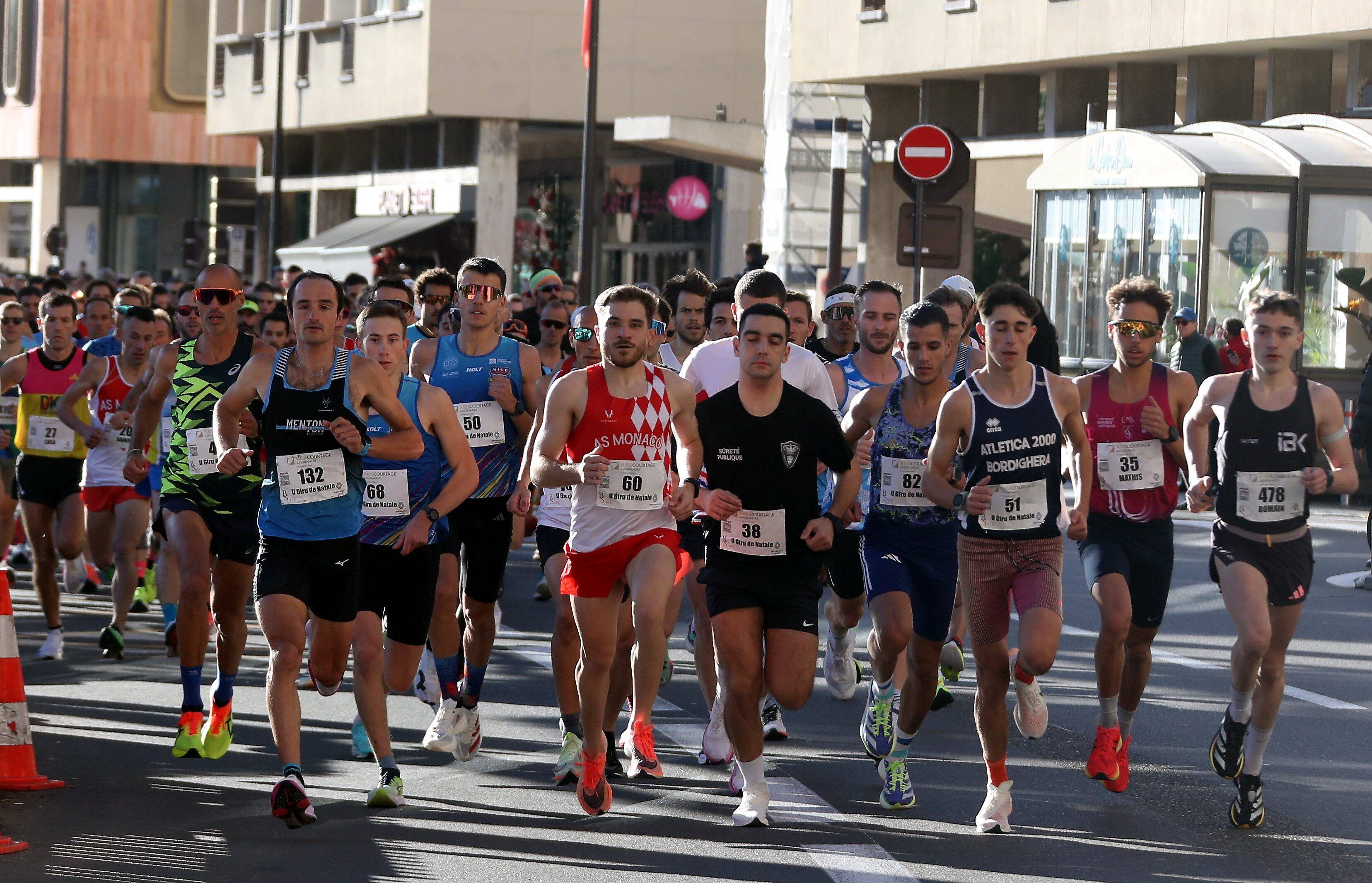 Un jeune niçois et une Italienne remportent le 29e Giru de Natale couru par 1.900 personnes à Monaco