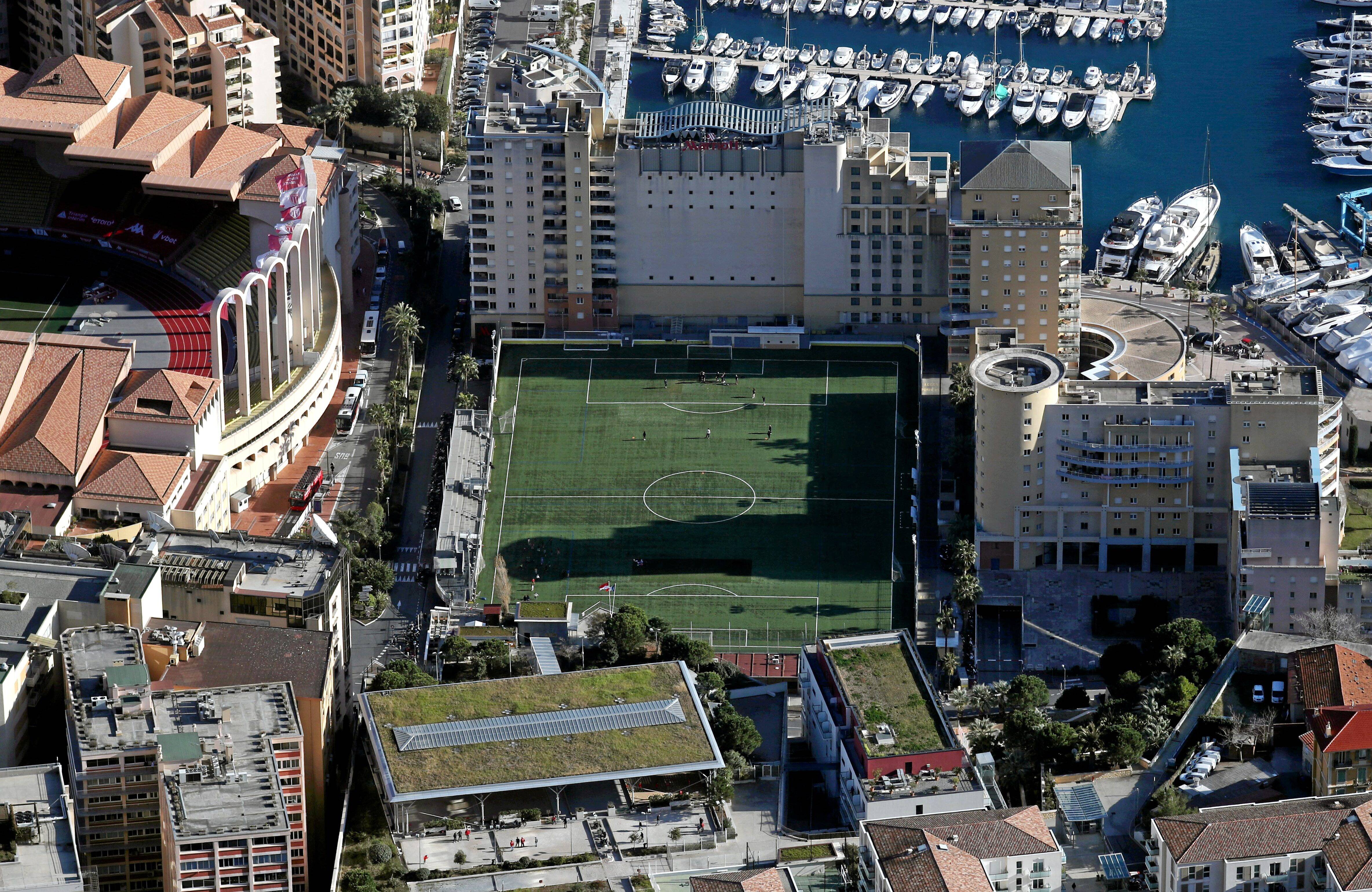 "Le football amateur est en danger": un ado tabassé dans un parking après un match de foot à Cap-d'Ail