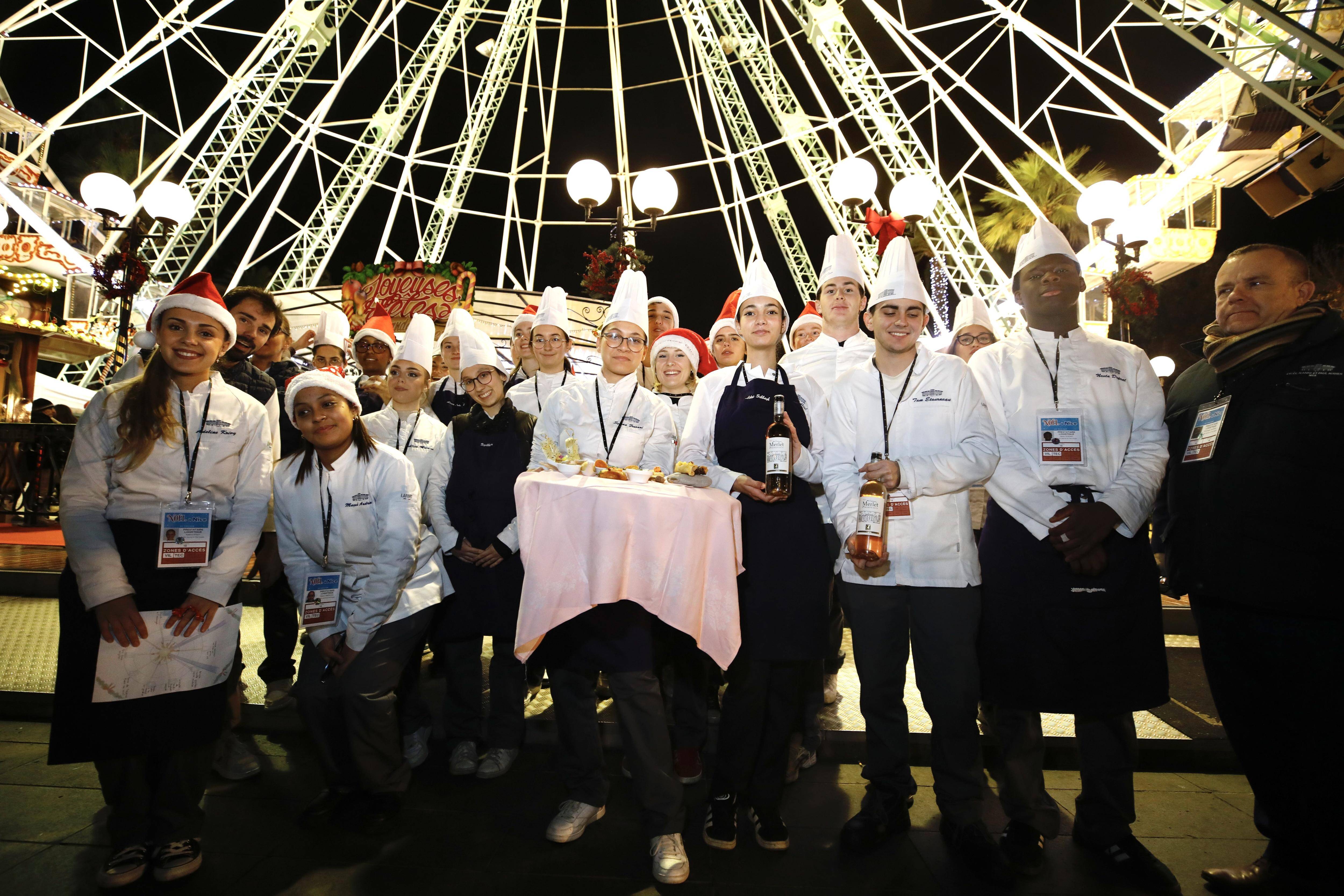 Sur la grande roue de Nice, l'apéritif solidaire en faveur du Secours populaire