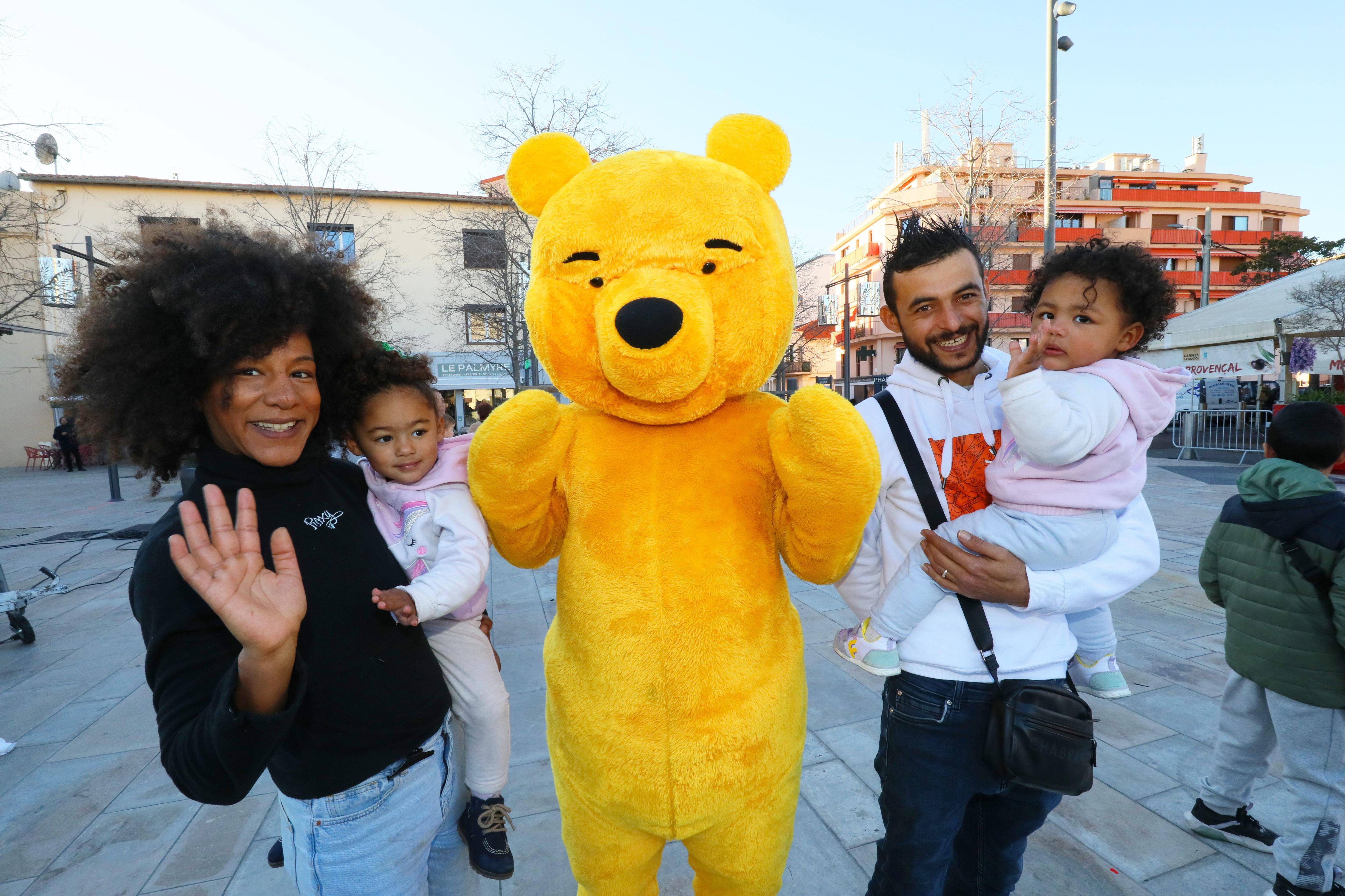 "Je lui ai donné la dignité, il m'a donné une famille": la belle histoire de Moustafa et Lara