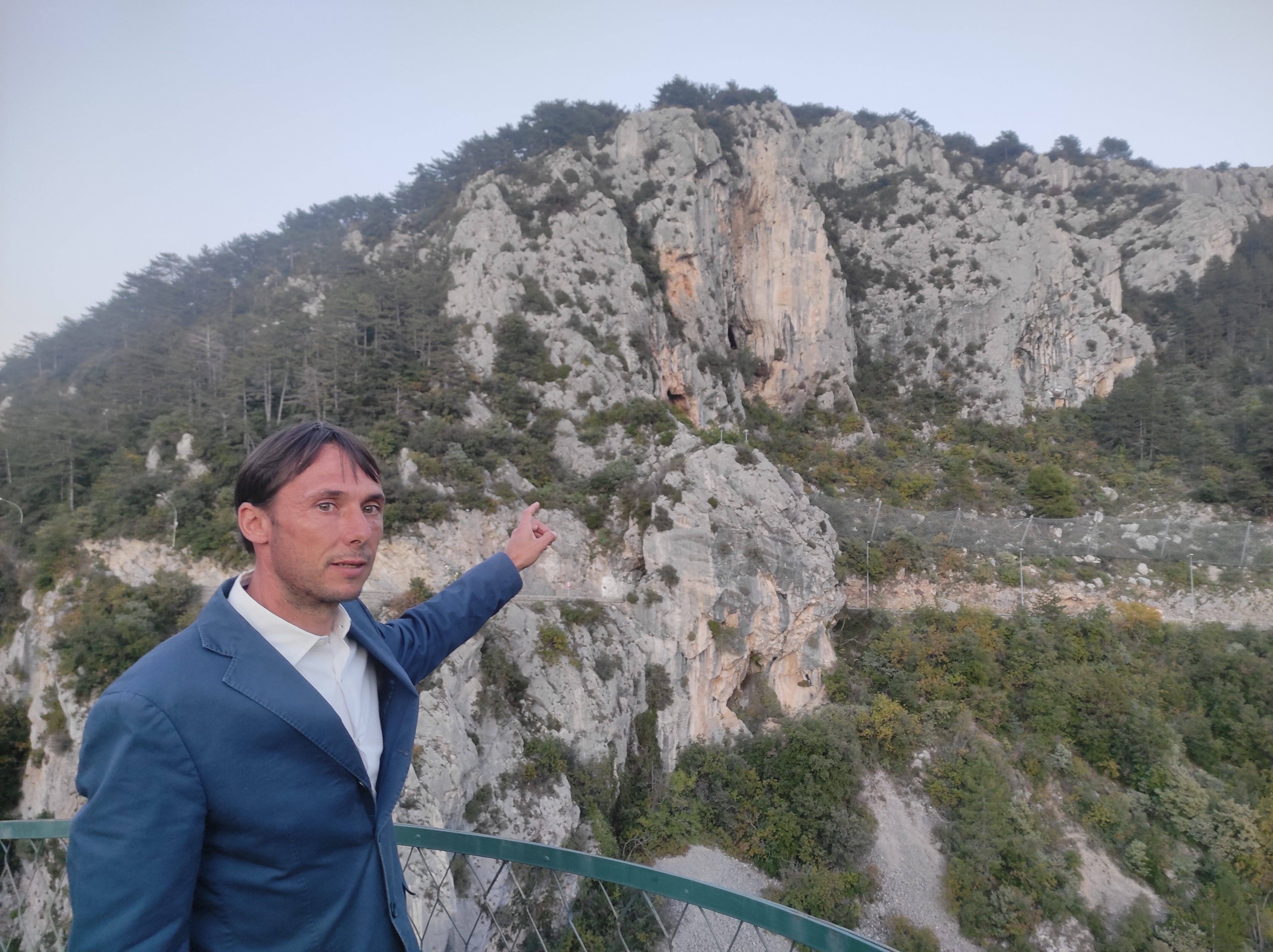 "Tant que je serai élu, il n'y aura pas de via ferrata": le maire de Peille refuse de rouvrir le site de grimpe fermé après un accident en 2017