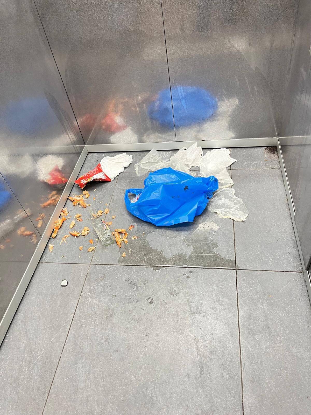 Excréments, urine et déchets dans les parties communes: des habitants de Nice contraints d'annuler leur réveillon de Noël à la dernière minute