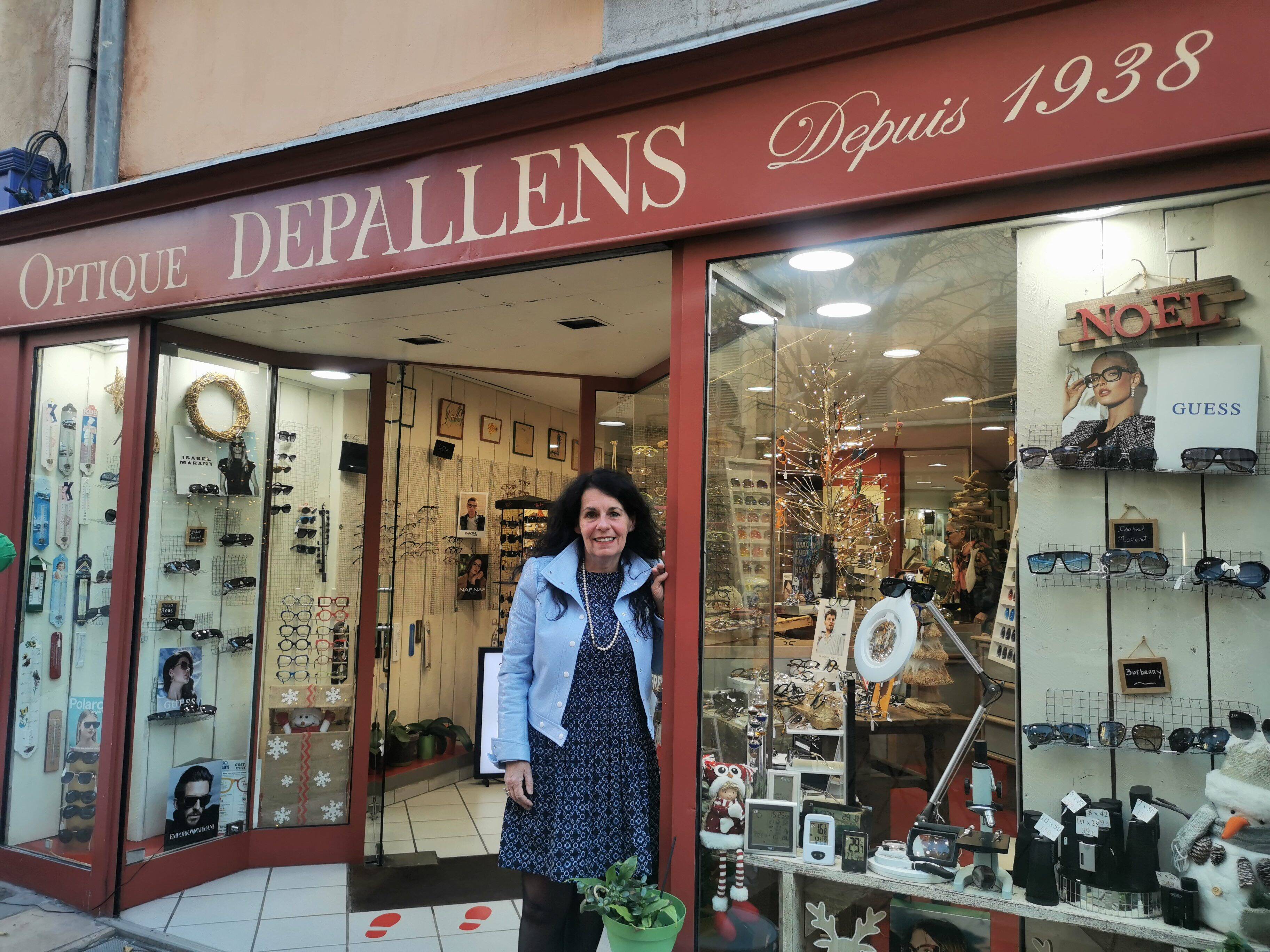 "Les clients ont vu trois générations se succéder": cette boutique du centre-ville de Toulon résiste au temps