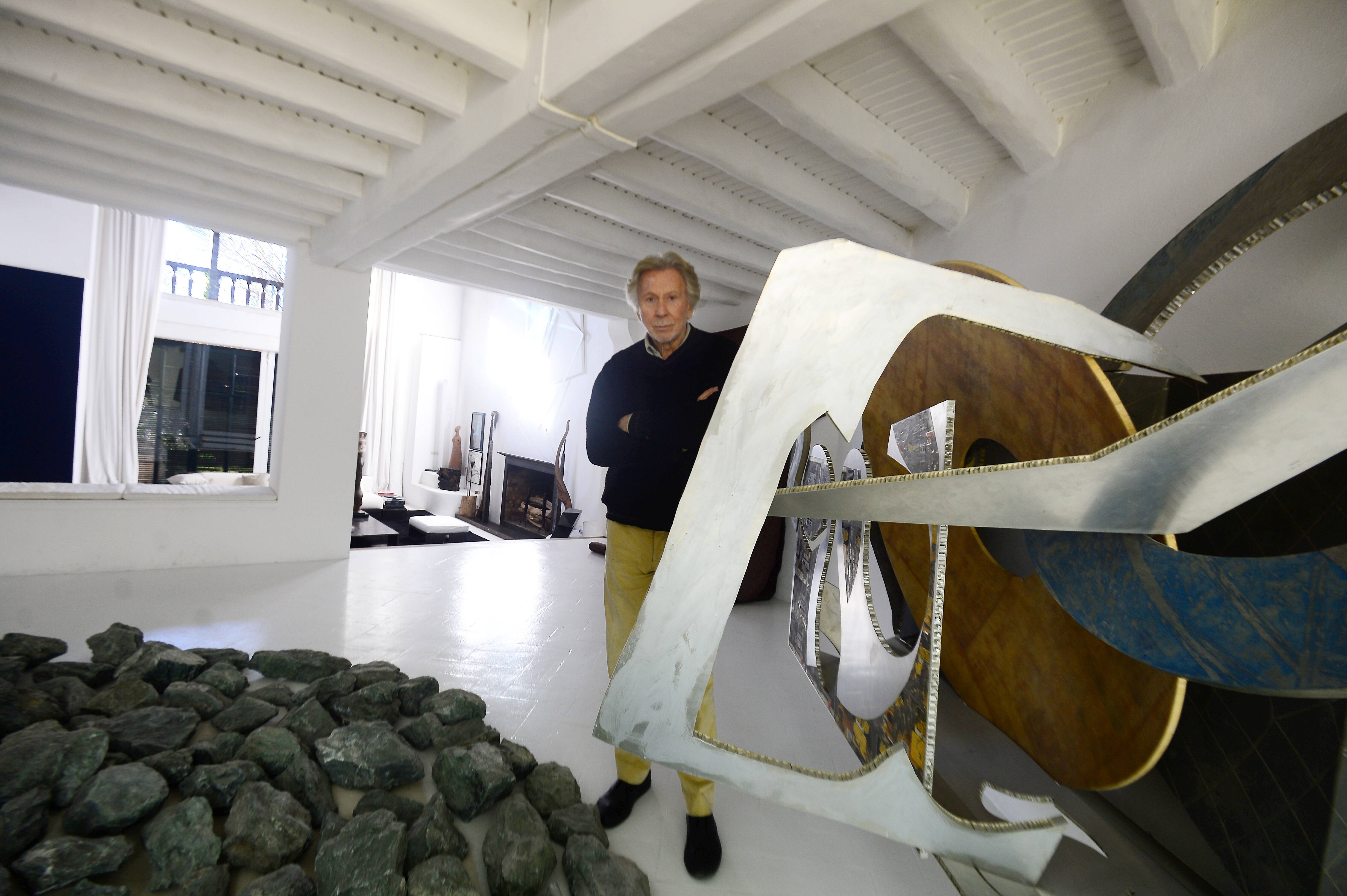 "Mon but est de renouveler la pensée artistique": figure de l'art contemporain, Bernar Venet imagine la "une" du 1er janvier 2025 des journaux du Groupe Nice-Matin