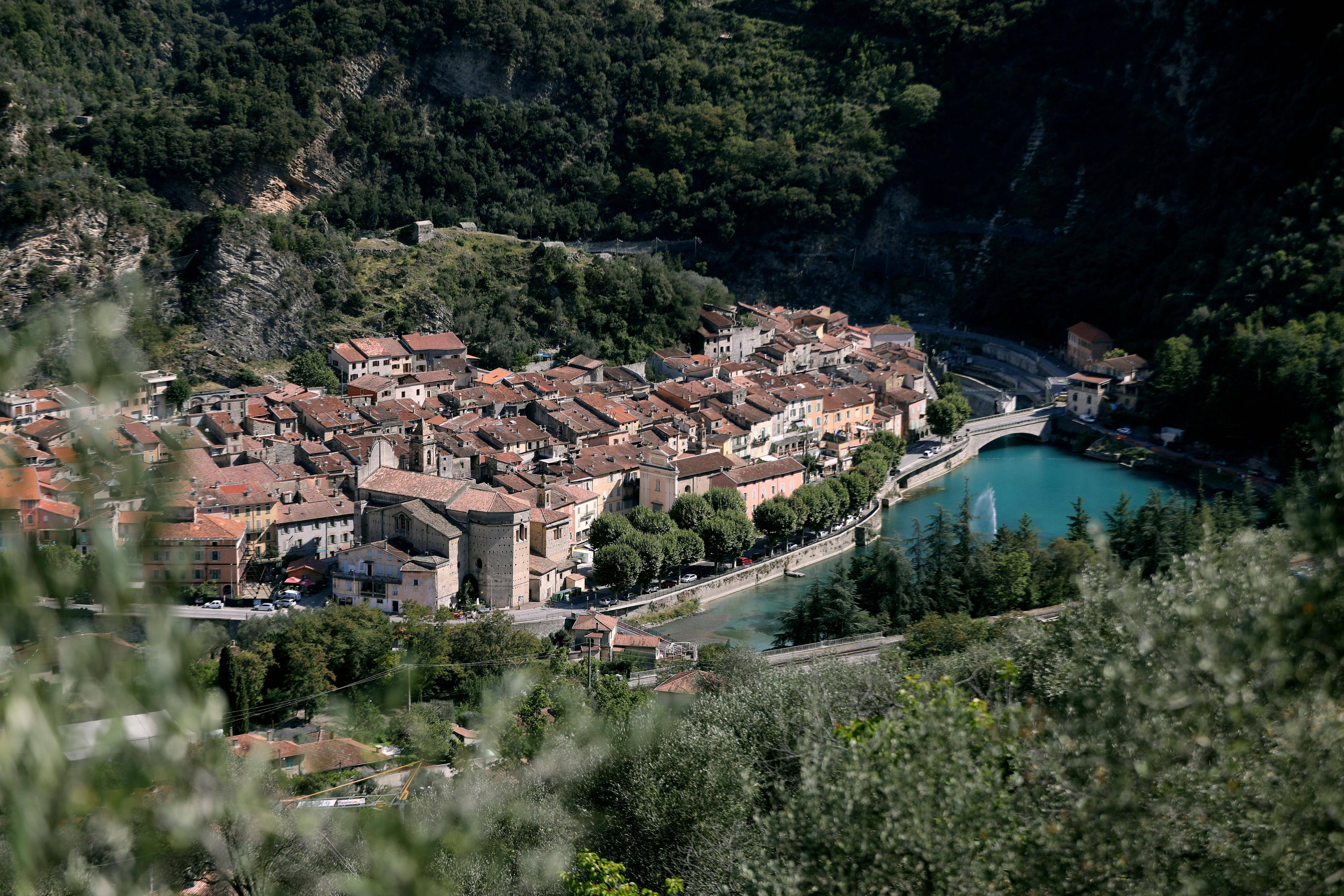 "Une bonne nouvelle pour finir l'année": l'assureur historique de Breil-sur-Roya change d'avis, la commune sera finalement assurée en 2025