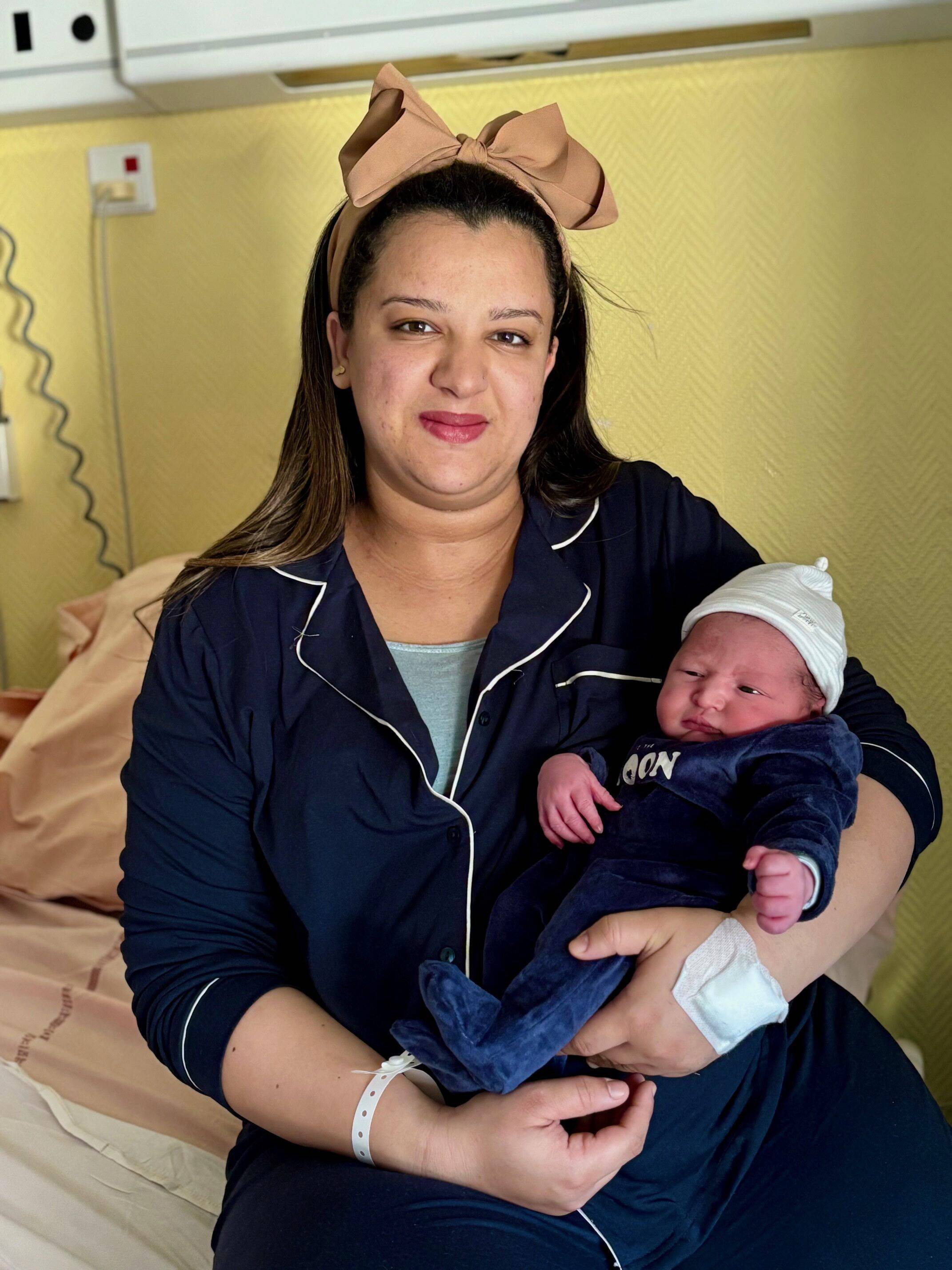 "C'est une nouvelle aventure qui commence", le premier bébé de 2025 est né à Nice, la natalité en baisse