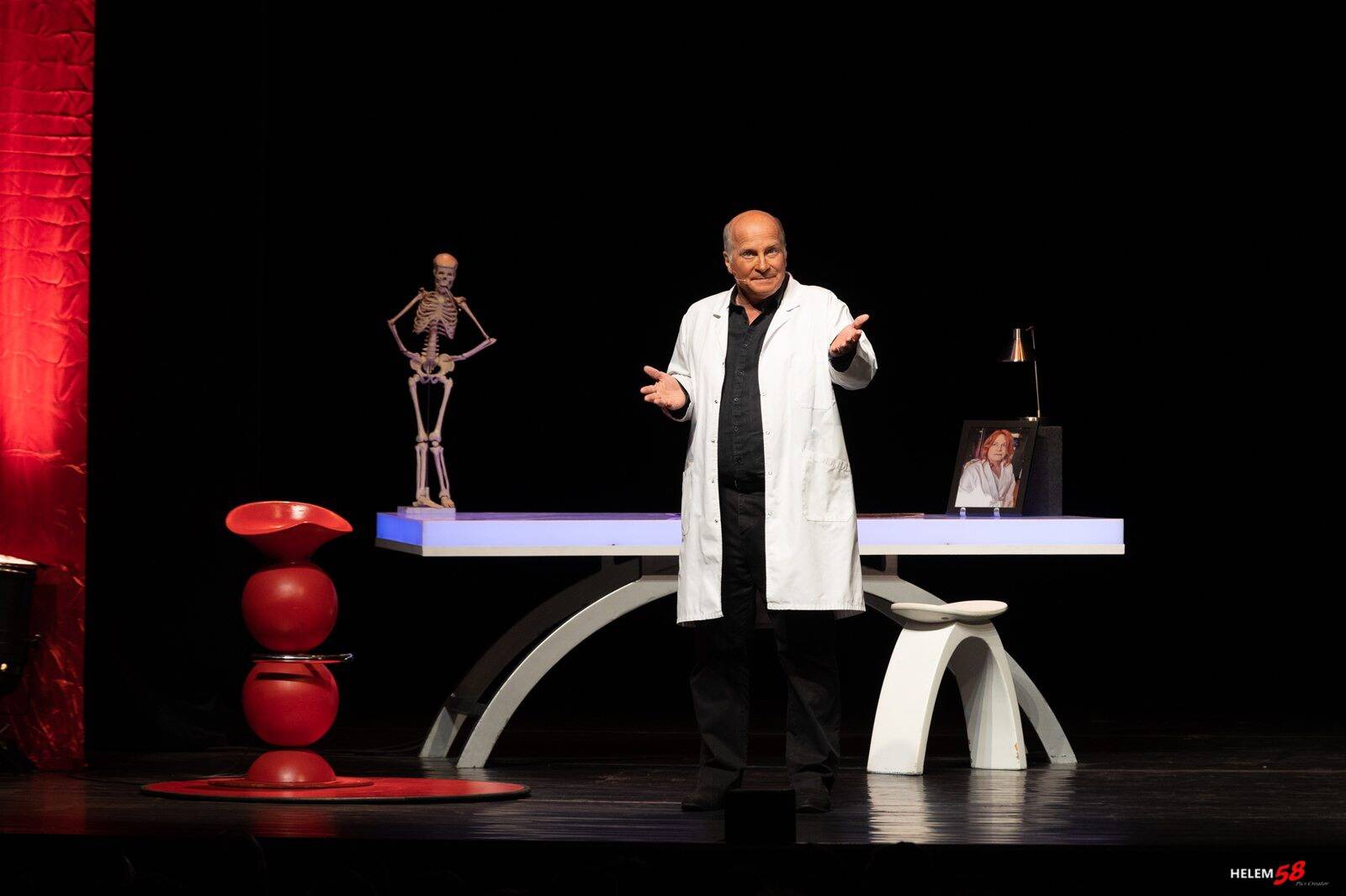 À Sanary, cet humoriste décrypte le couple avec sa célèbre pièce "Les hommes viennent de Mars, les femmes de Vénus, mise à jour 2.0"