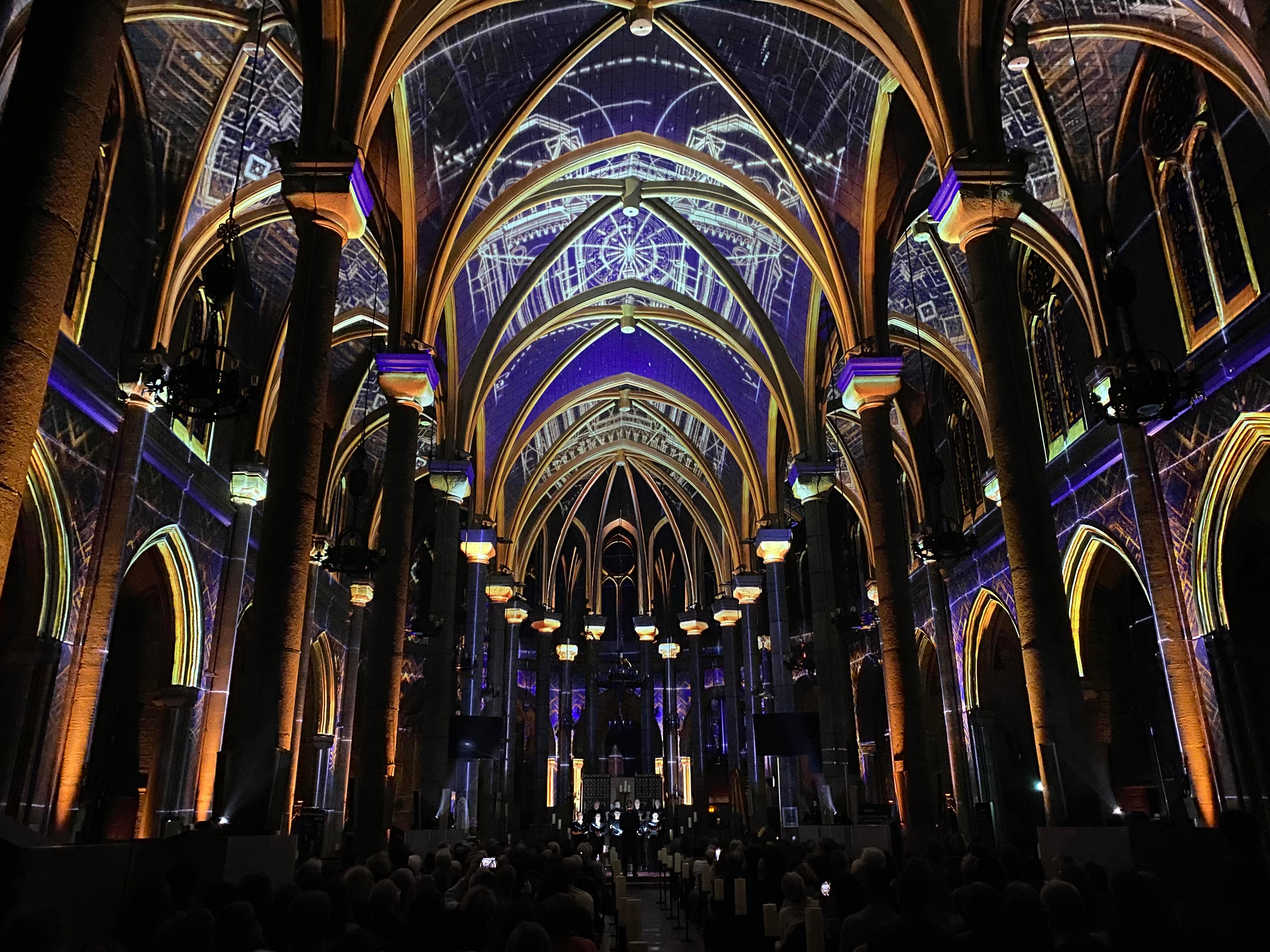 Quel est le secret du succès de Luminiscence, le spectacle qui fait aussi bien que Beyoncé... mais dans une église de Nice?