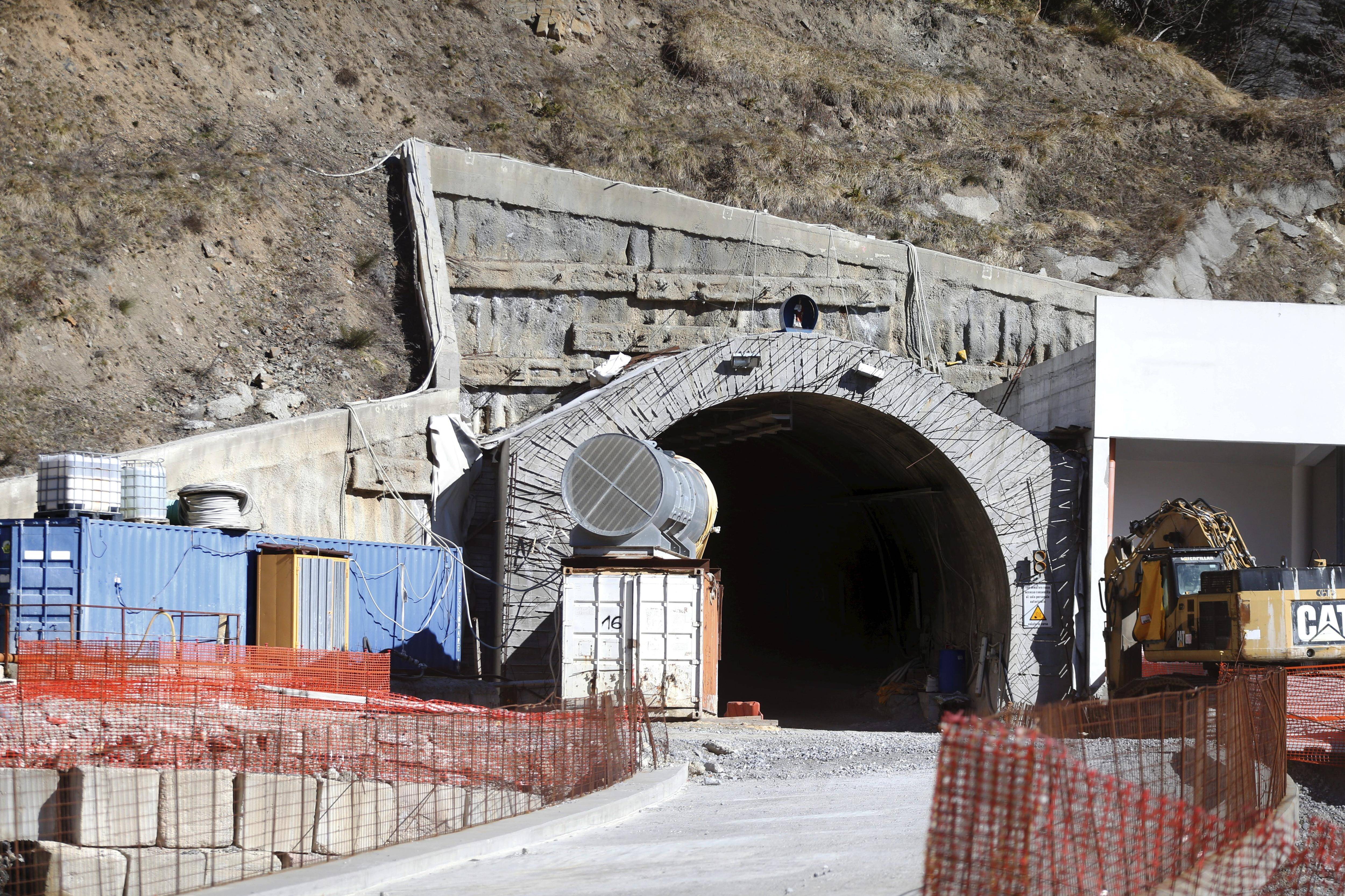 Un groupe italien fait un mini buzz avec sa chanson sur le scandale du tunnel de Tende