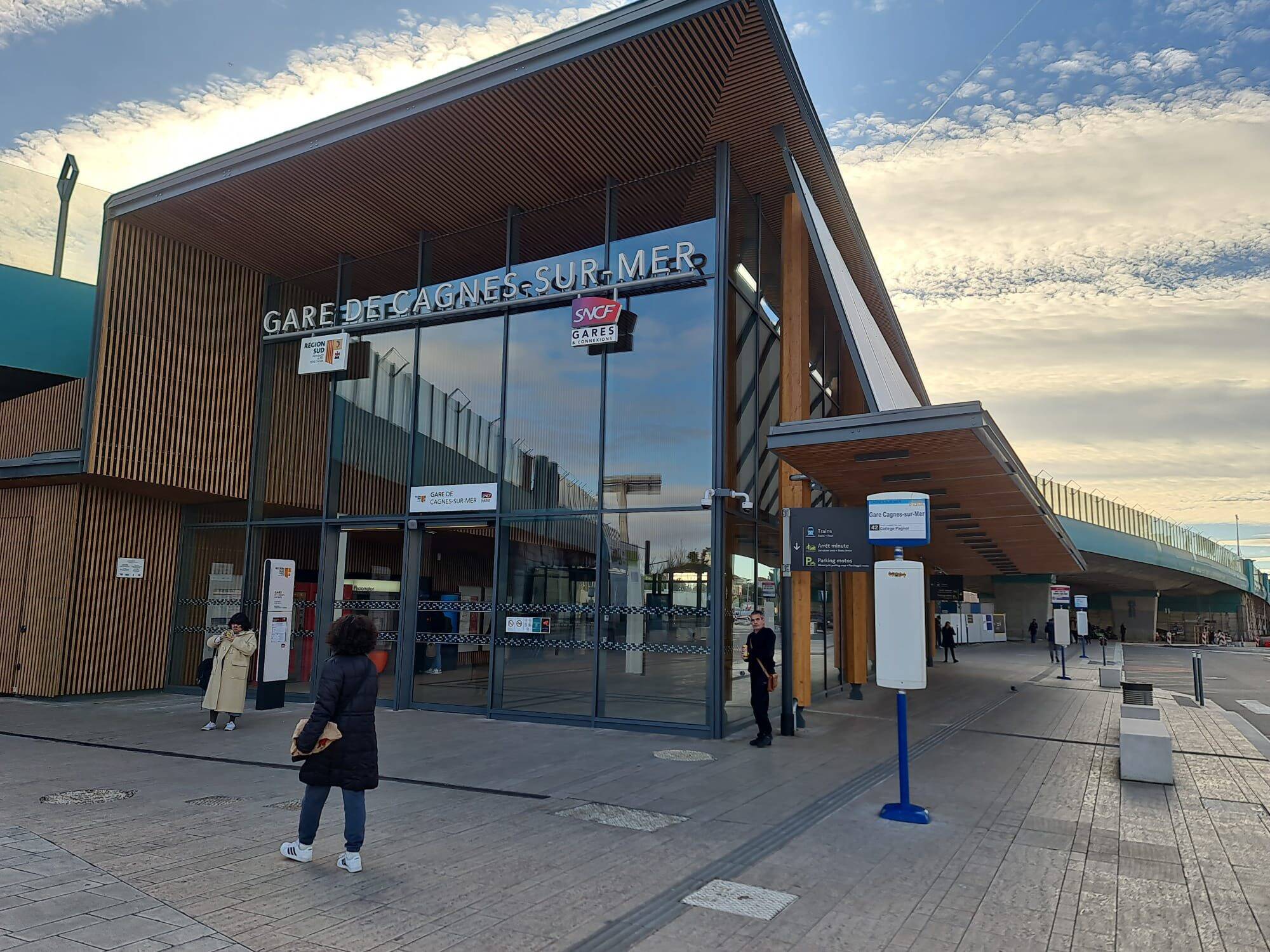 "Très attendu", le pôle d'échanges multimodal de Cagnes-sur-Mer séduit-il les usagers et commerçants du quartier?