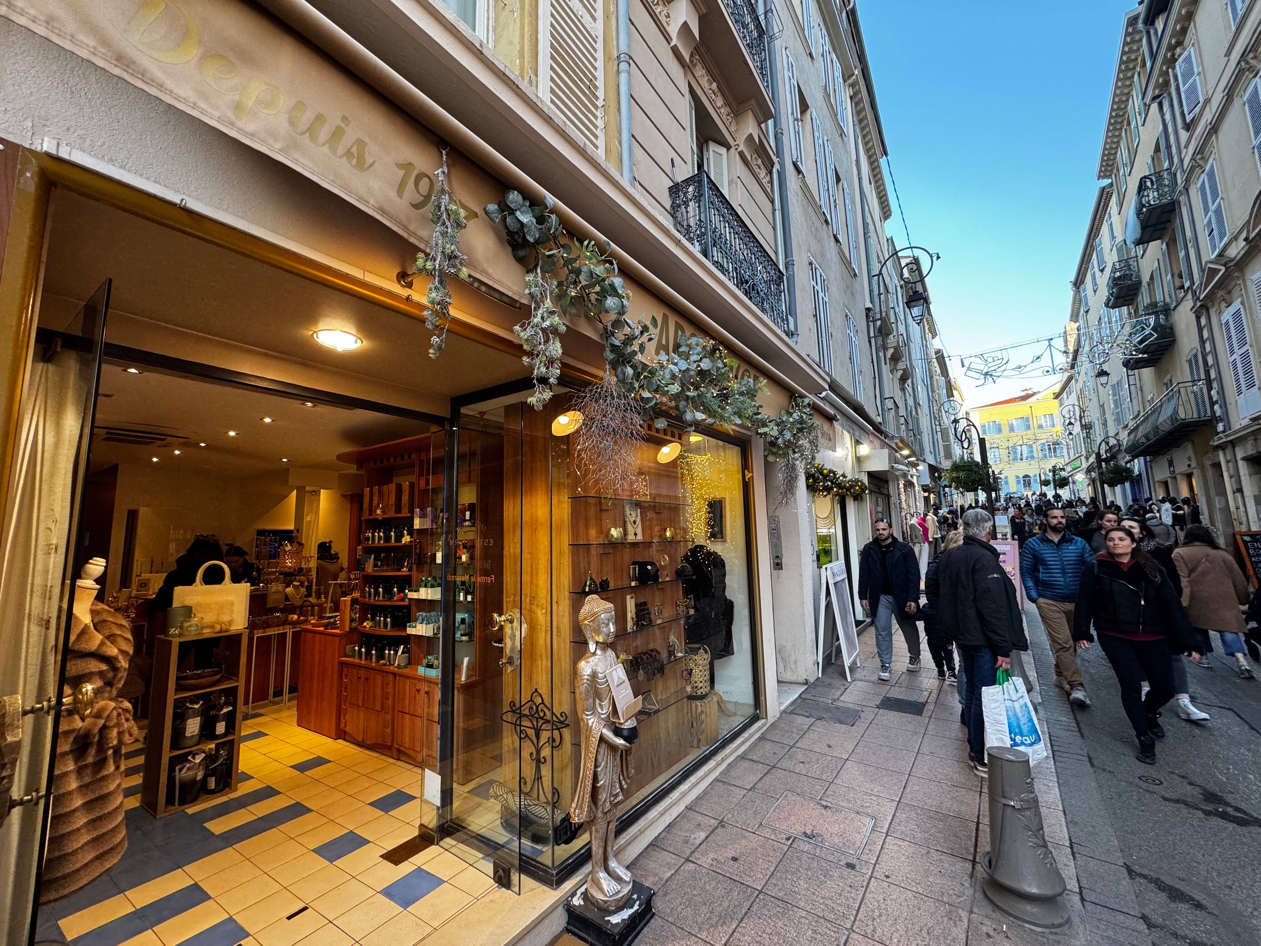 Un bilan des fêtes contrasté pour les commerçants antibois en décembre