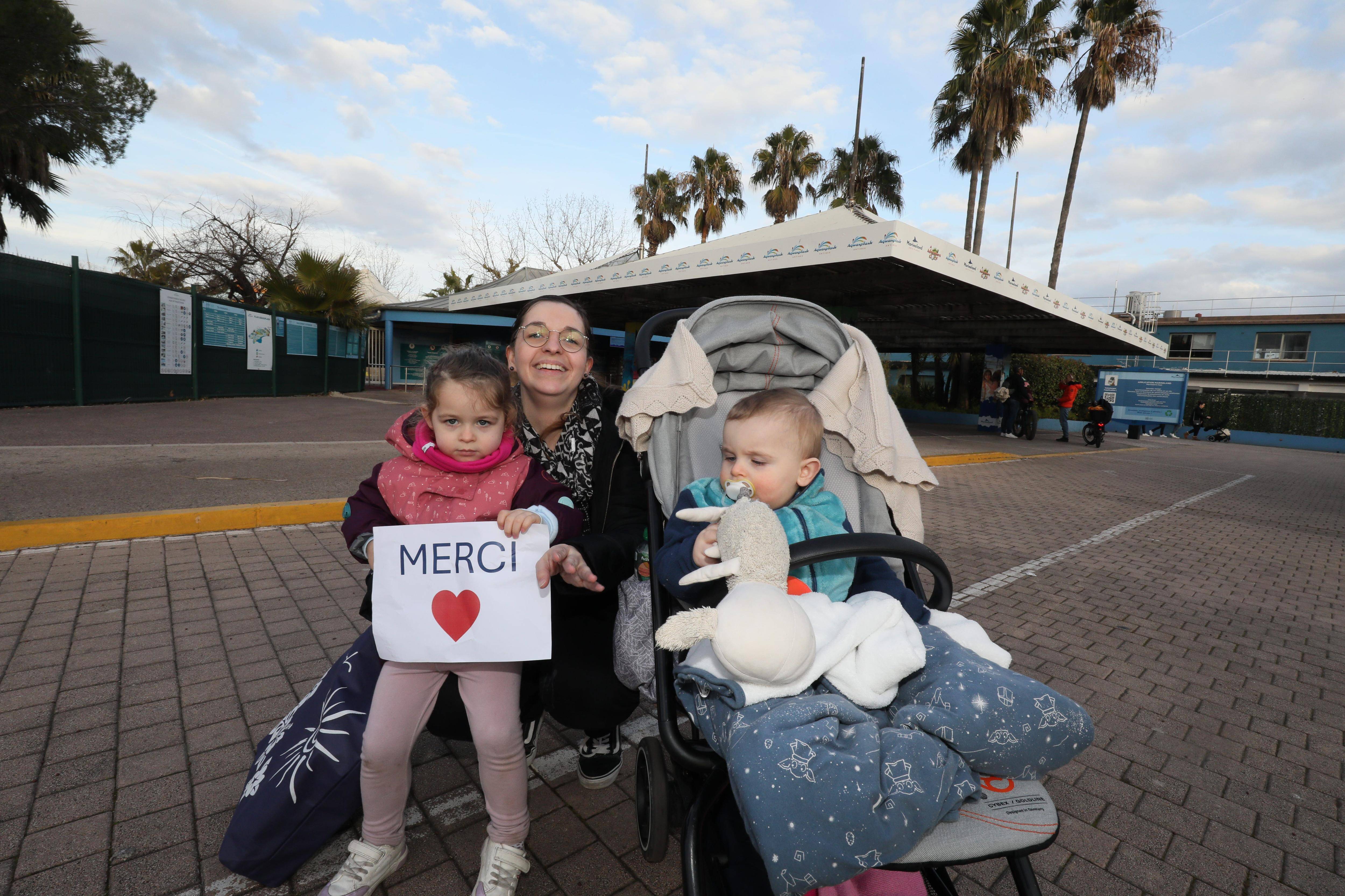 "Le personnel était en train de pleurer": l'émouvant adieu des derniers visiteurs de Marineland à Antibes, avant sa fermeture définitive dimanche soir