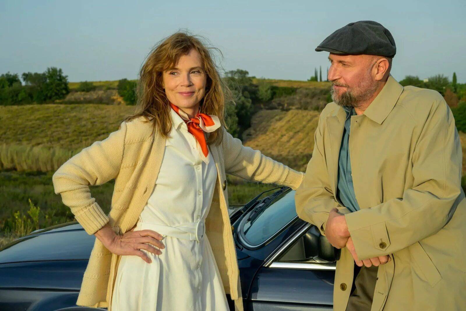 "Ce film montre que l'amour peut être imparfait": Isabelle Carré et François Damiens, un couple à part dans « La Fille d'un grand amour »